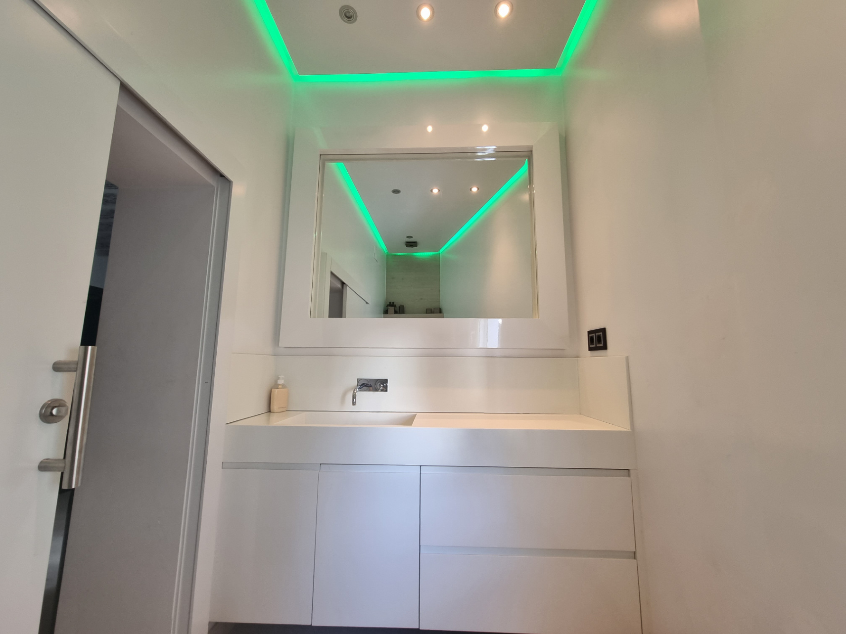 Dos apartamentos en edificio histórico con ascensor y terraza en la azotea
