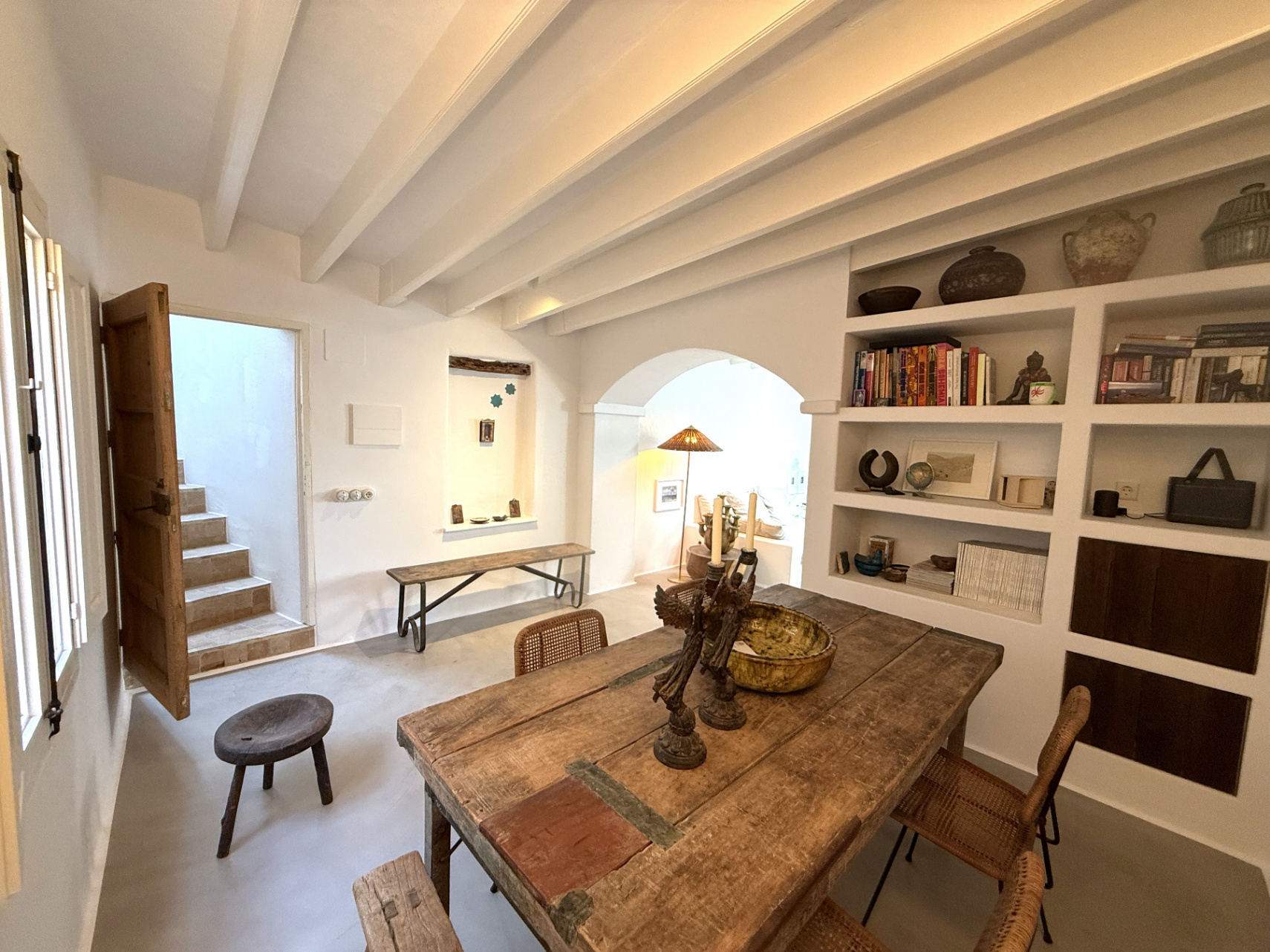 Encantador apartamento de estilo exclusivo con terraza privada en el tranquilo corazón de Dalt Vila
