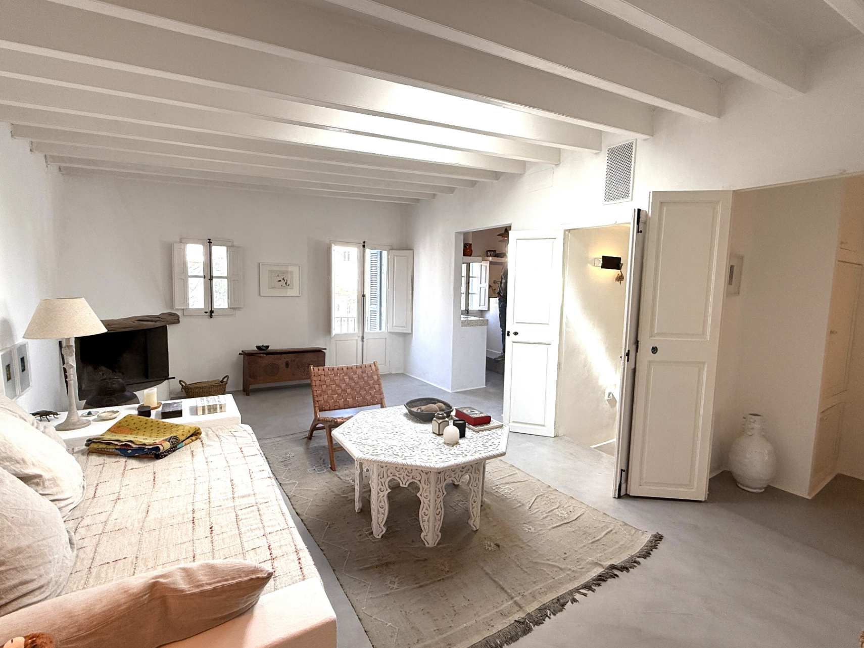 Encantador apartamento de estilo exclusivo con terraza privada en el tranquilo corazón de Dalt Vila