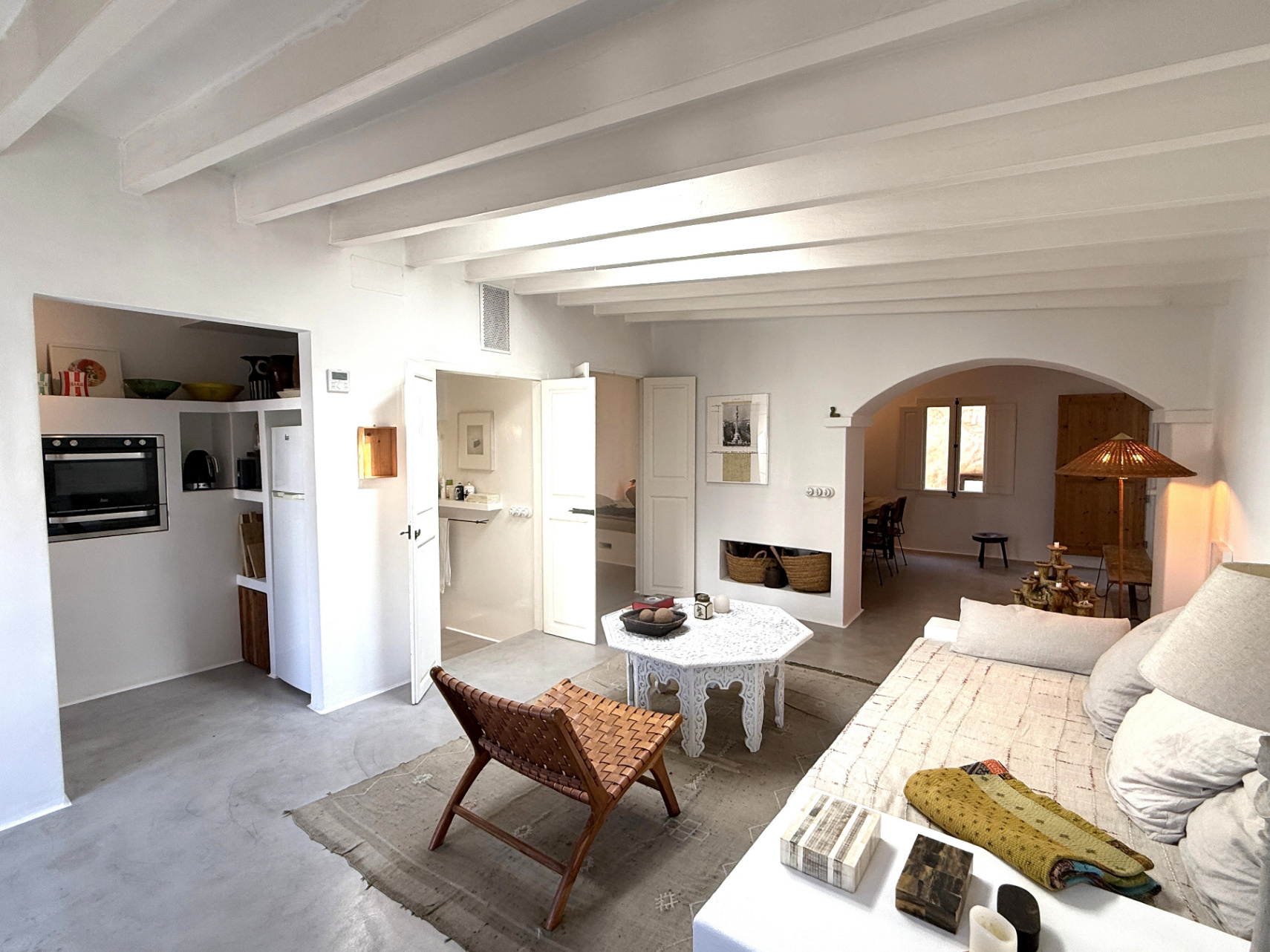 Encantador apartamento de estilo exclusivo con terraza privada en el tranquilo corazón de Dalt Vila