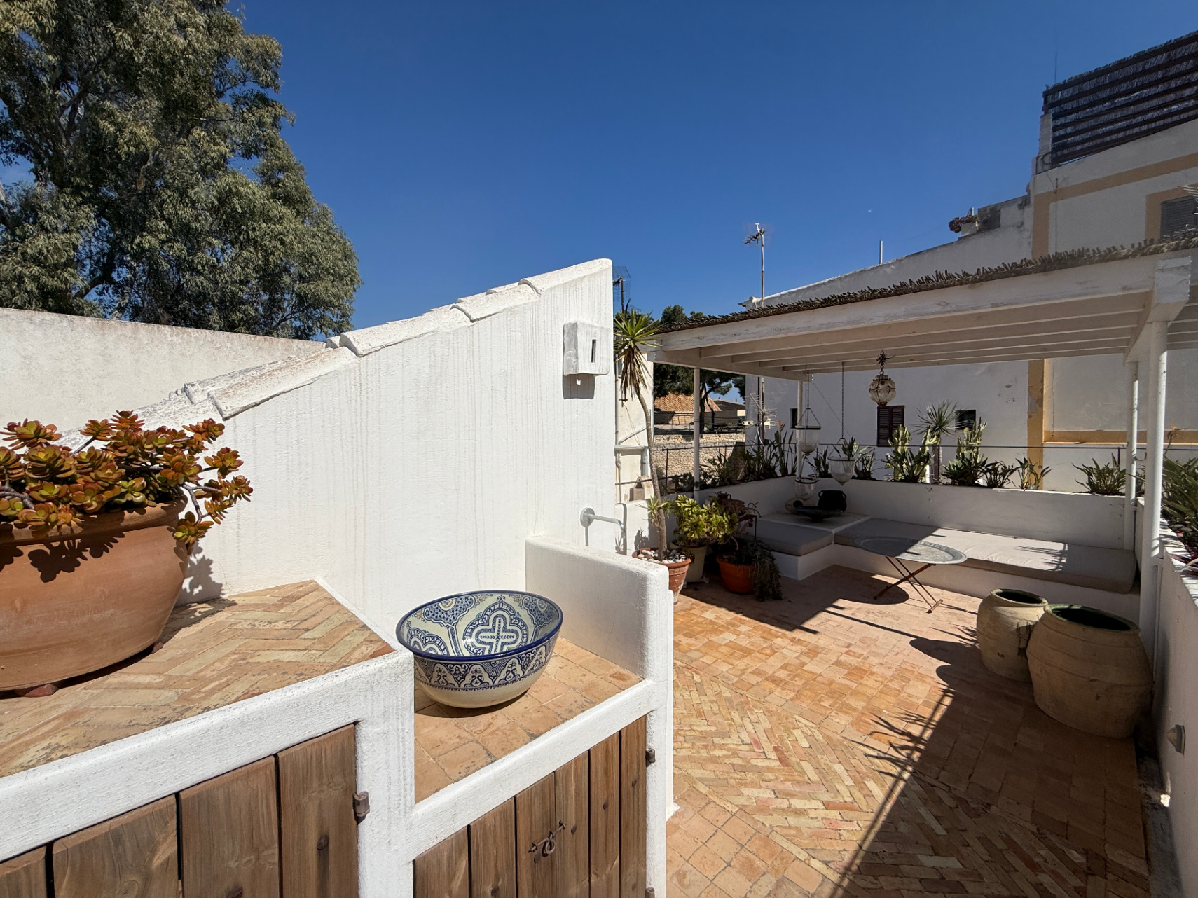 Encantador apartamento de estilo exclusivo con terraza privada en el tranquilo corazón de Dalt Vila