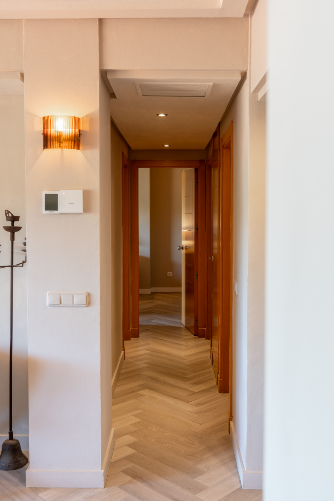 Exclusive apartment in Roca Llisa with a spacious terrace and wellness access.