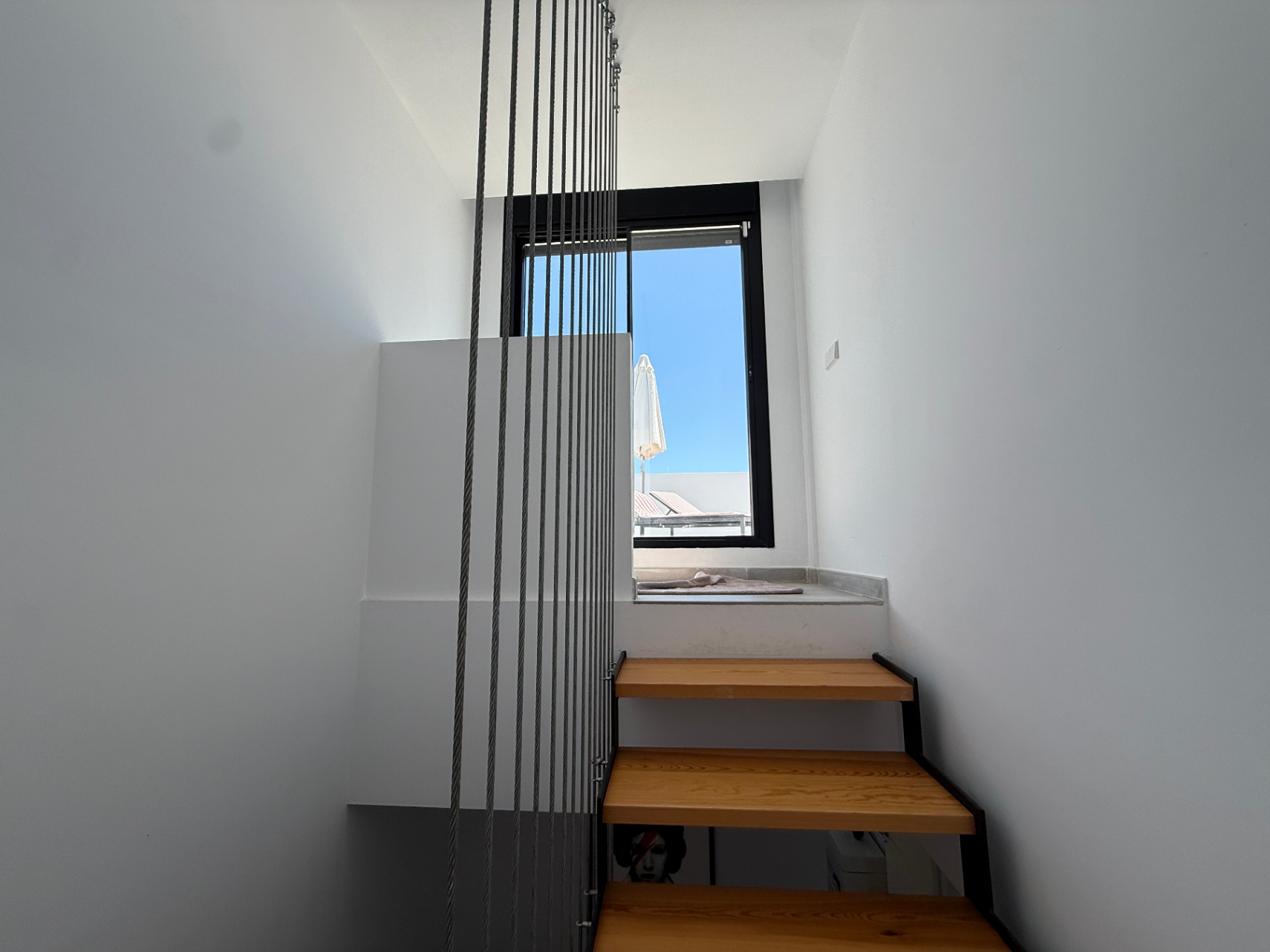 Modern Corner Townhouse with Communal Pool in Jesús - Talamanca