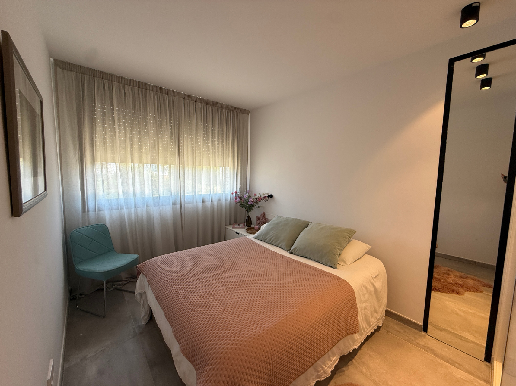 Modern Corner Townhouse with Communal Pool in Jesús - Talamanca