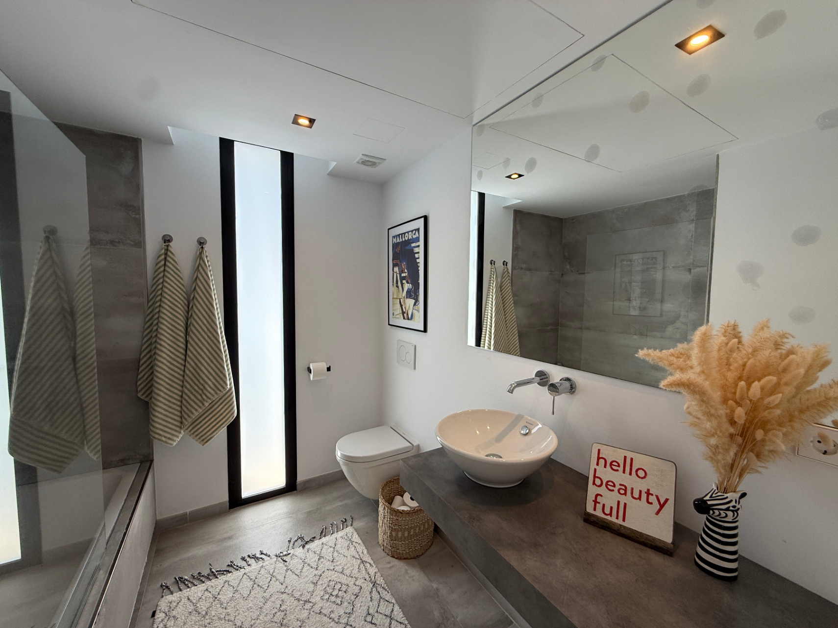 Modern Corner Townhouse with Communal Pool in Jesús - Talamanca
