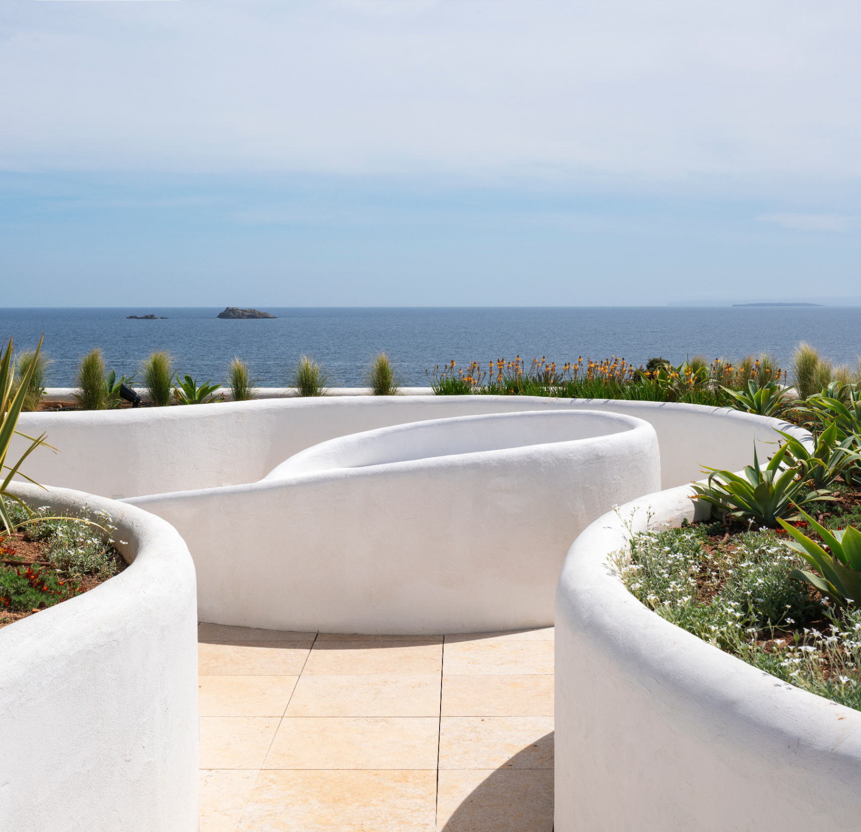 New construction with essence by the sea