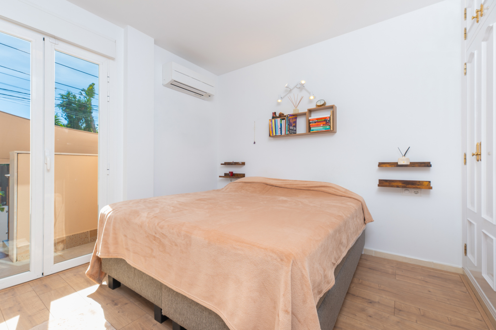 Apartment with private garden and wellness area in Jesús