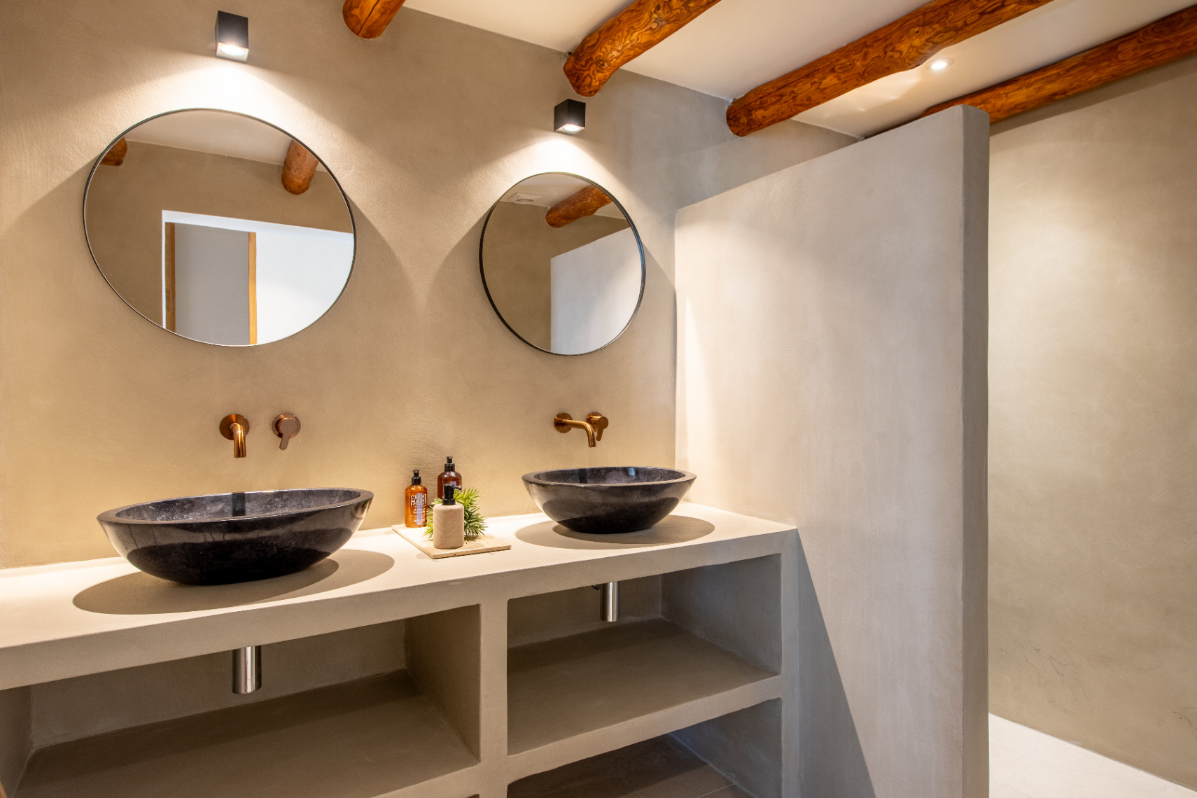 Refugio de Elegancia y Naturaleza en el Corazón de Ibiza en San Agustin