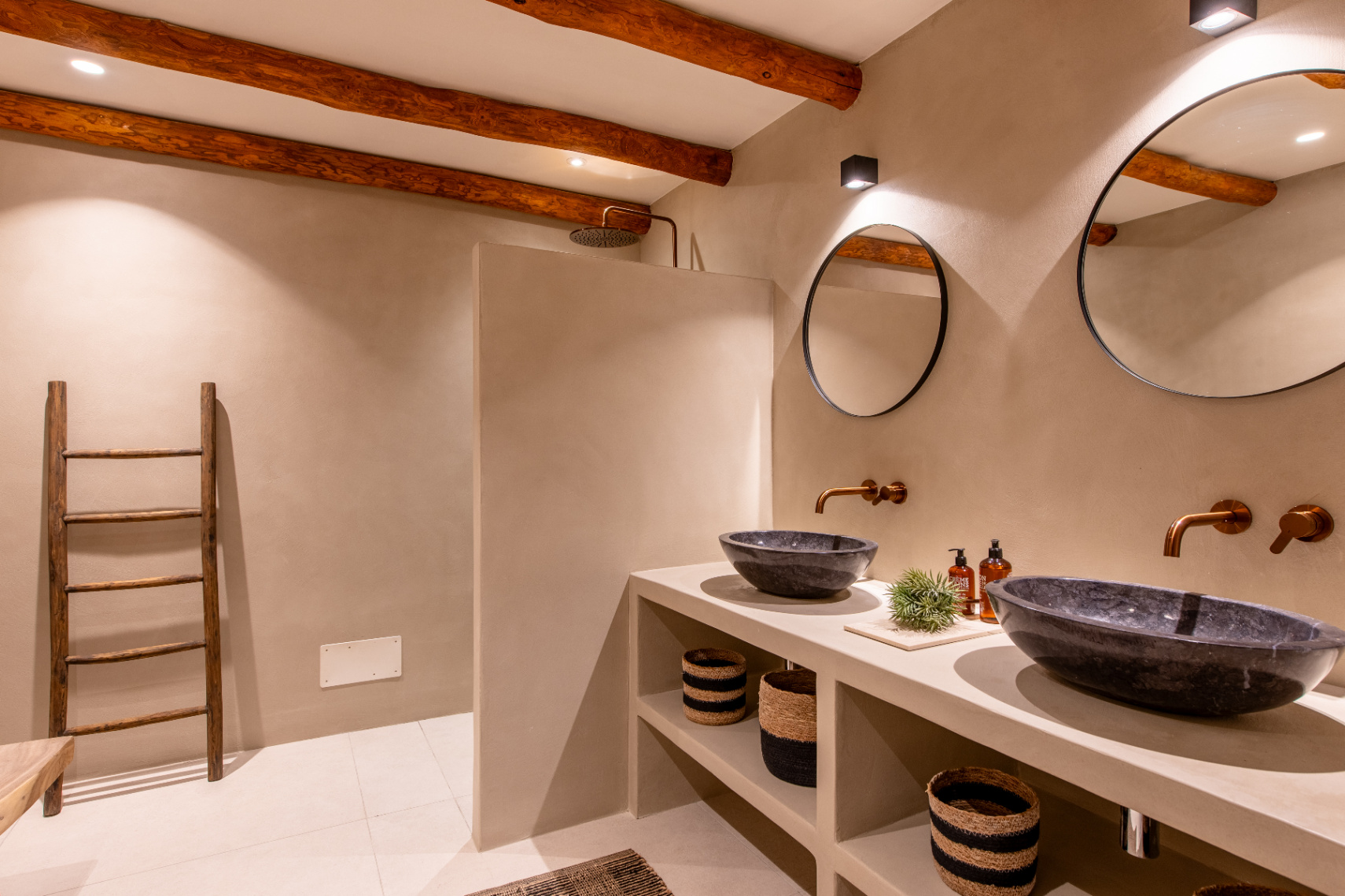 Refugio de Elegancia y Naturaleza en el Corazón de Ibiza en San Agustin