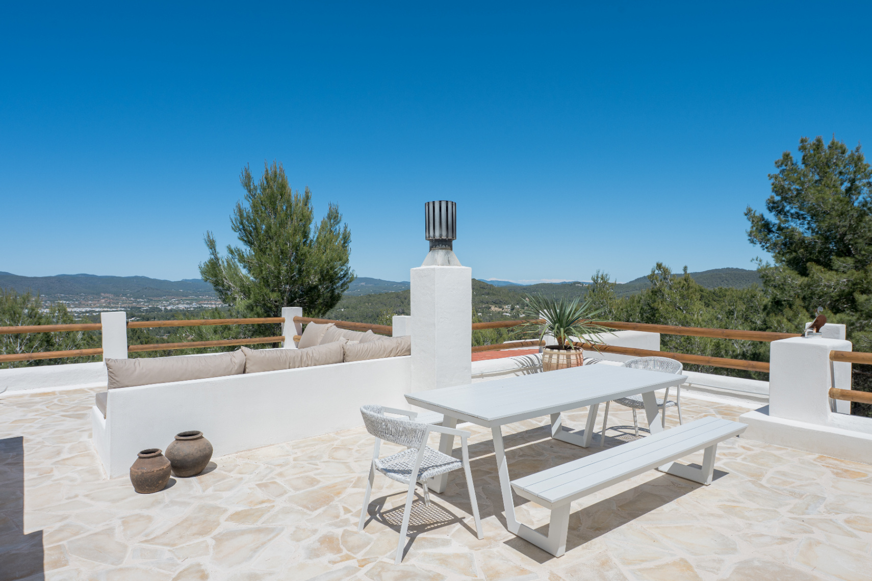 Refugio de Elegancia y Naturaleza en el Corazón de Ibiza en San Agustin