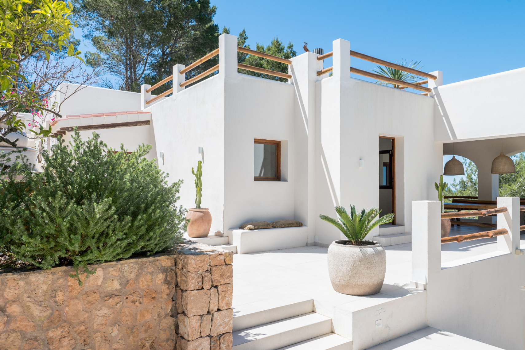 Refugio de Elegancia y Naturaleza en el Corazón de Ibiza en San Agustin