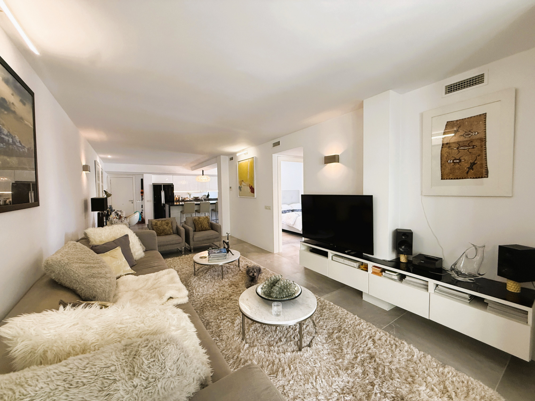 Elegante apartamento en planta baja renovado con terraza privada y jacuzzi en Talamanca