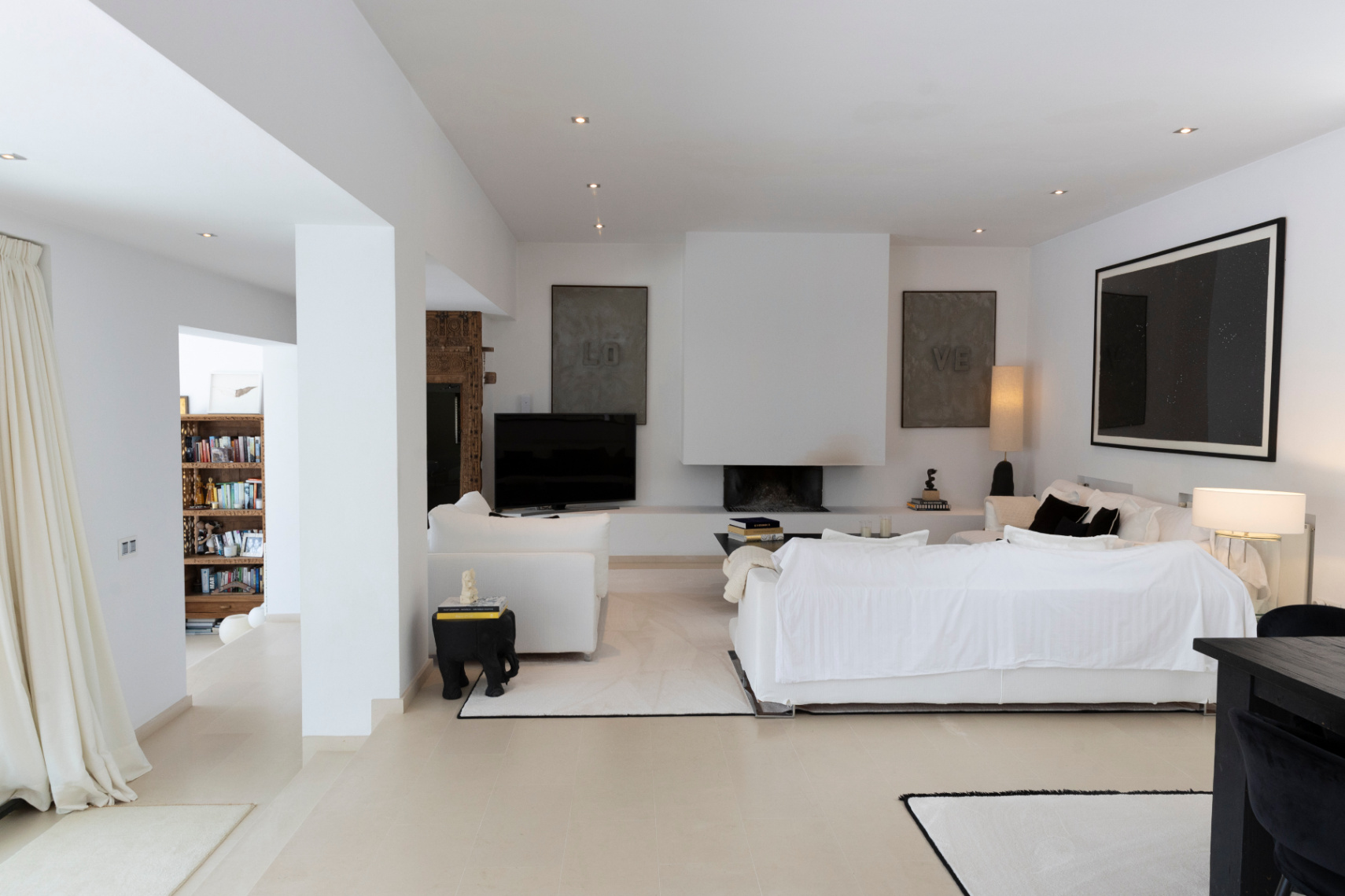 Exclusiva villa con casa principal y dos casitas independientes en el corazón de Ibiza