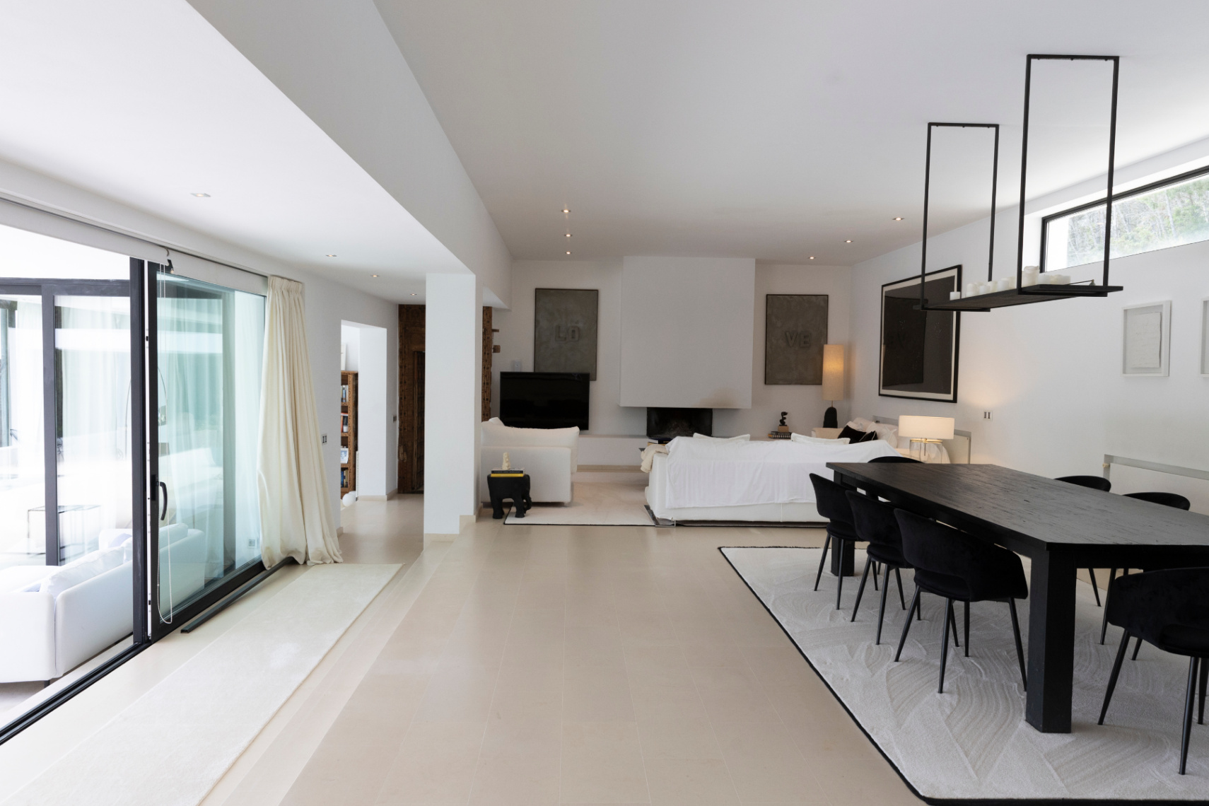 Exclusiva villa con casa principal y dos casitas independientes en el corazón de Ibiza