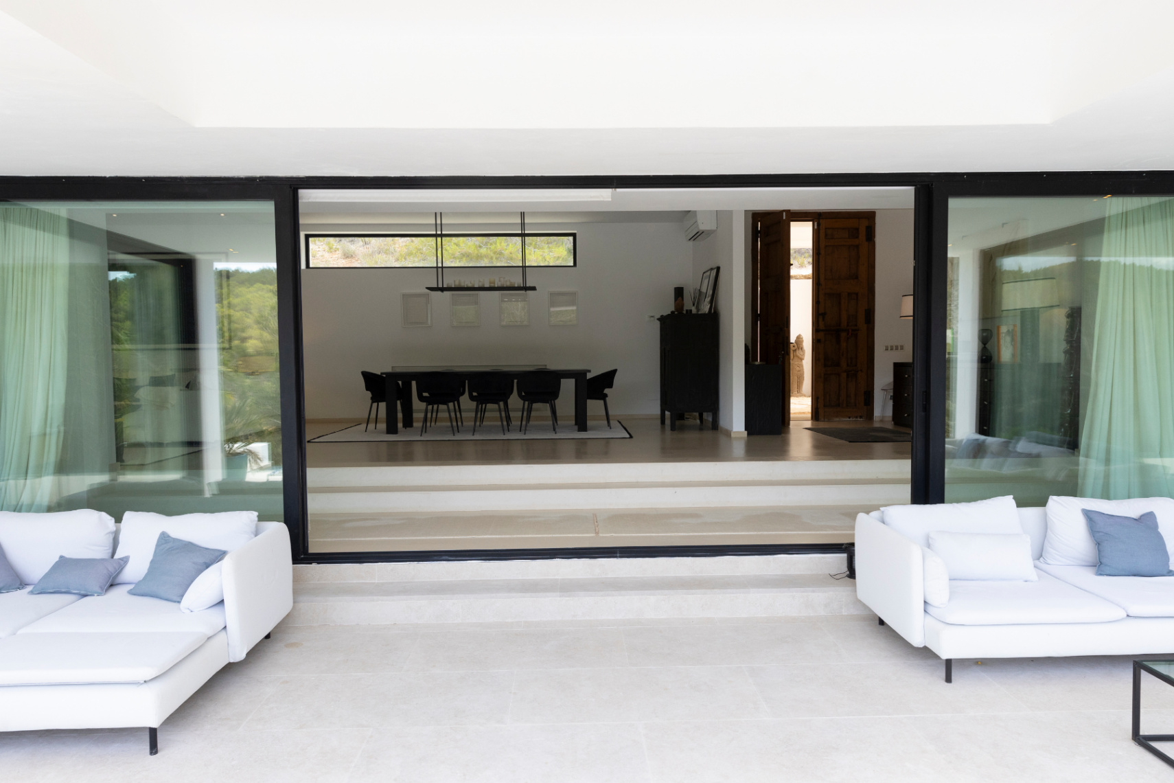 Exclusiva villa con casa principal y dos casitas independientes en el corazón de Ibiza