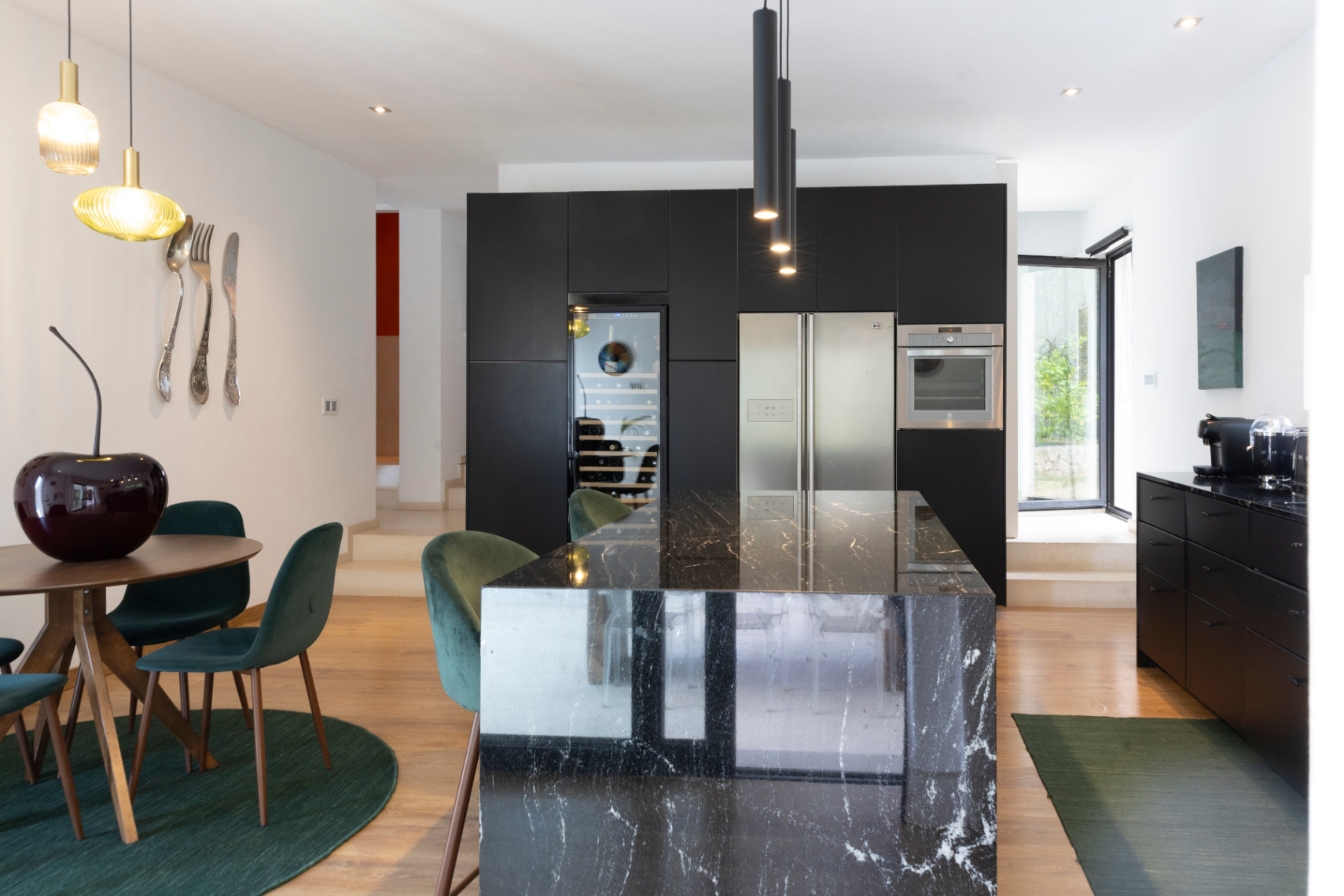 Exclusiva villa con casa principal y dos casitas independientes en el corazón de Ibiza