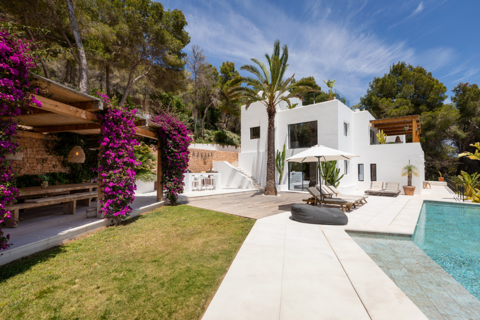 Beautiful villa with fantastic views in Es Cubells