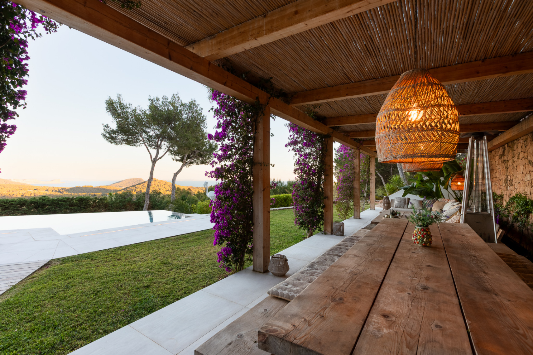 Beautiful villa with fantastic views in Es Cubells