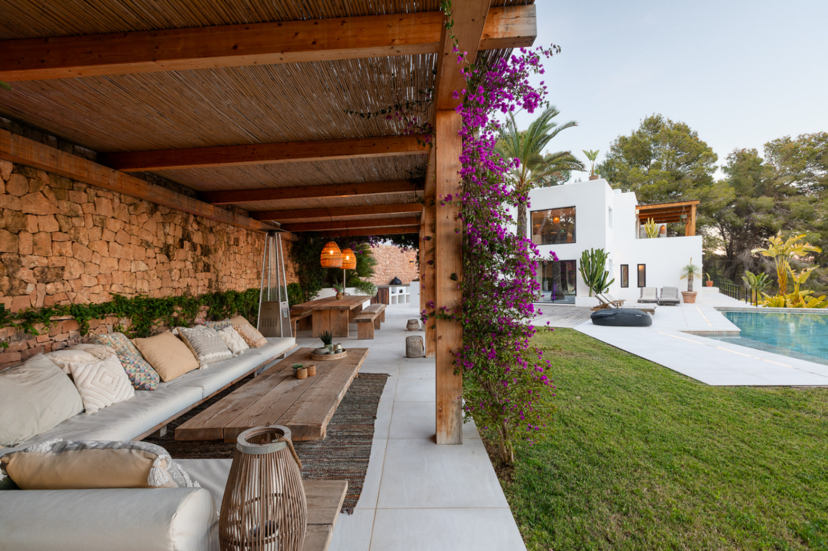Beautiful villa with fantastic views in Es Cubells