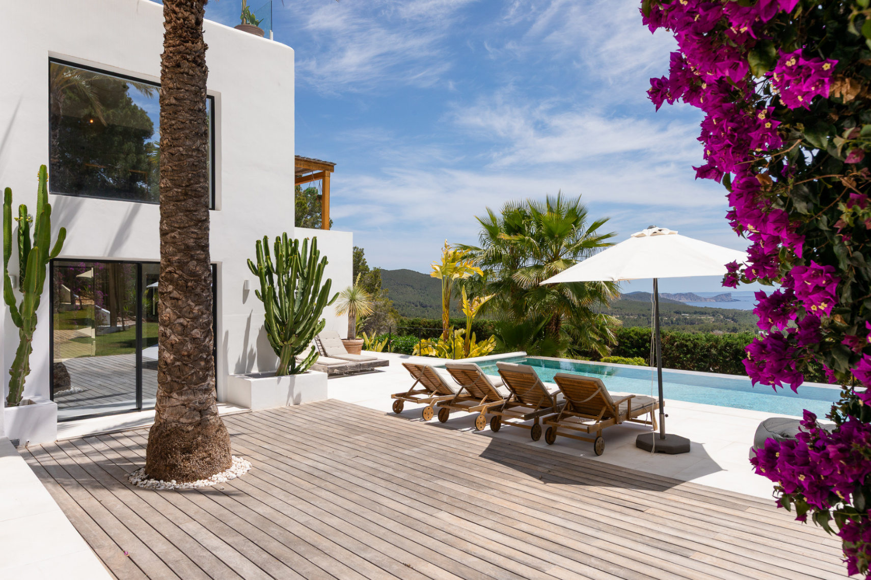 Beautiful villa with fantastic views in Es Cubells