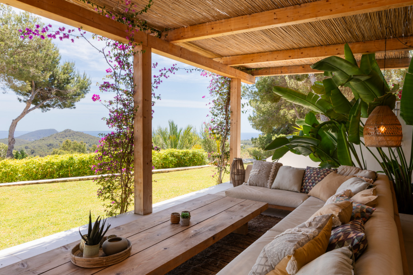 Beautiful villa with fantastic views in Es Cubells