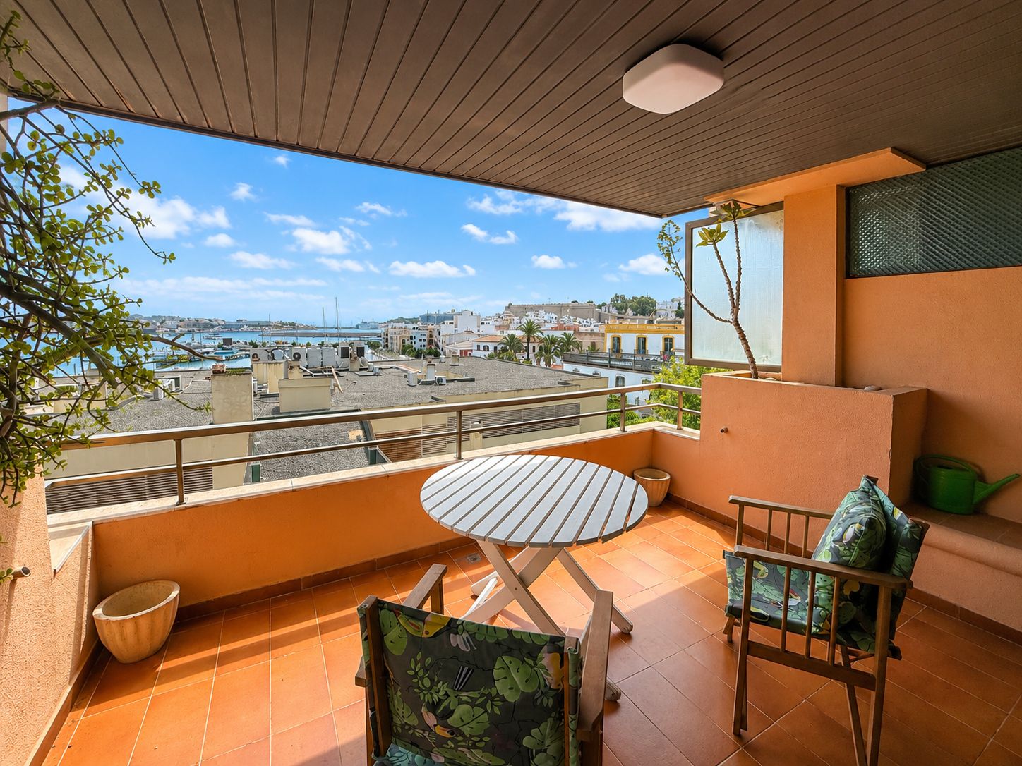 Apartamento con vistas al puerto y Dalt Vila en una ubicación exclusiva de Ibiza