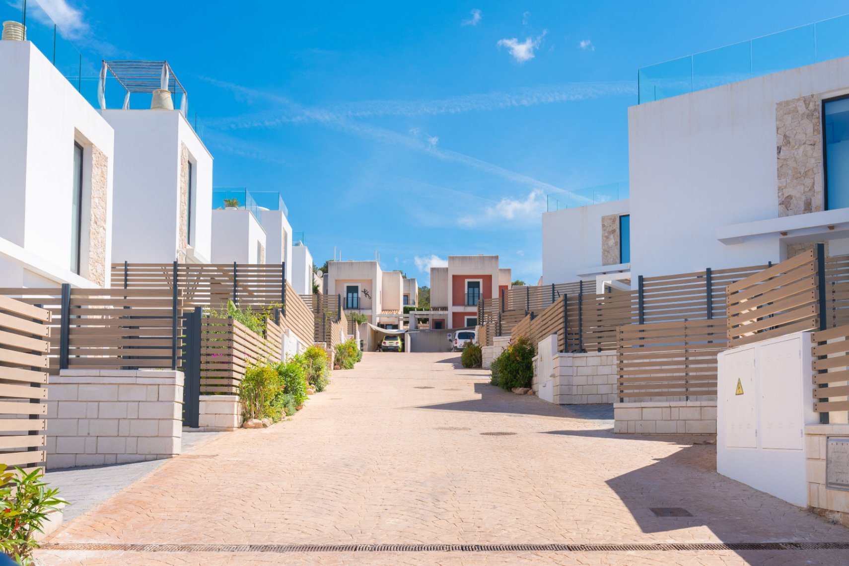 Lujosa casa cerca de Cala Tarida con azotea, piscina privada y vistas al Mediterráneo