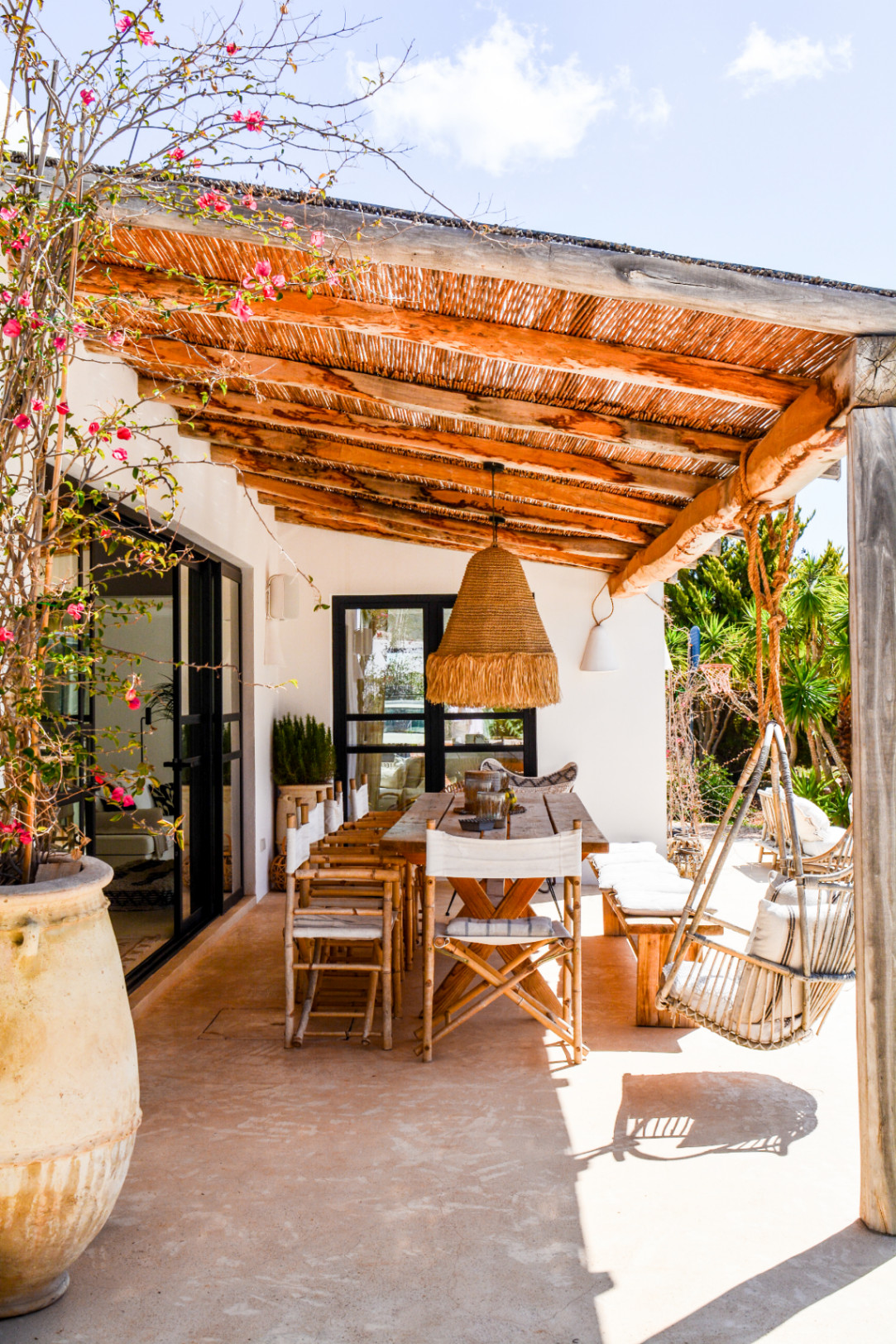 EXCLUSIEVE GERENOVEERDE WONING MET ZWEMBAD EN GROTE PERCEEL IN SAN JORDI