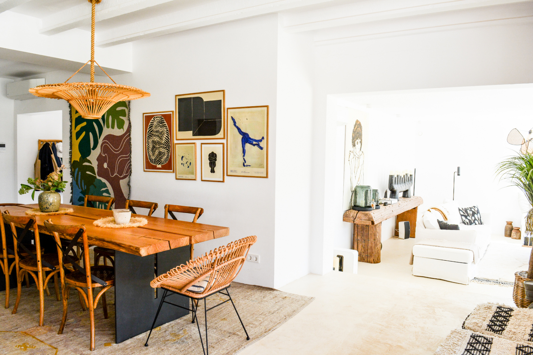 EXCLUSIEVE GERENOVEERDE WONING MET ZWEMBAD EN GROTE PERCEEL IN SAN JORDI