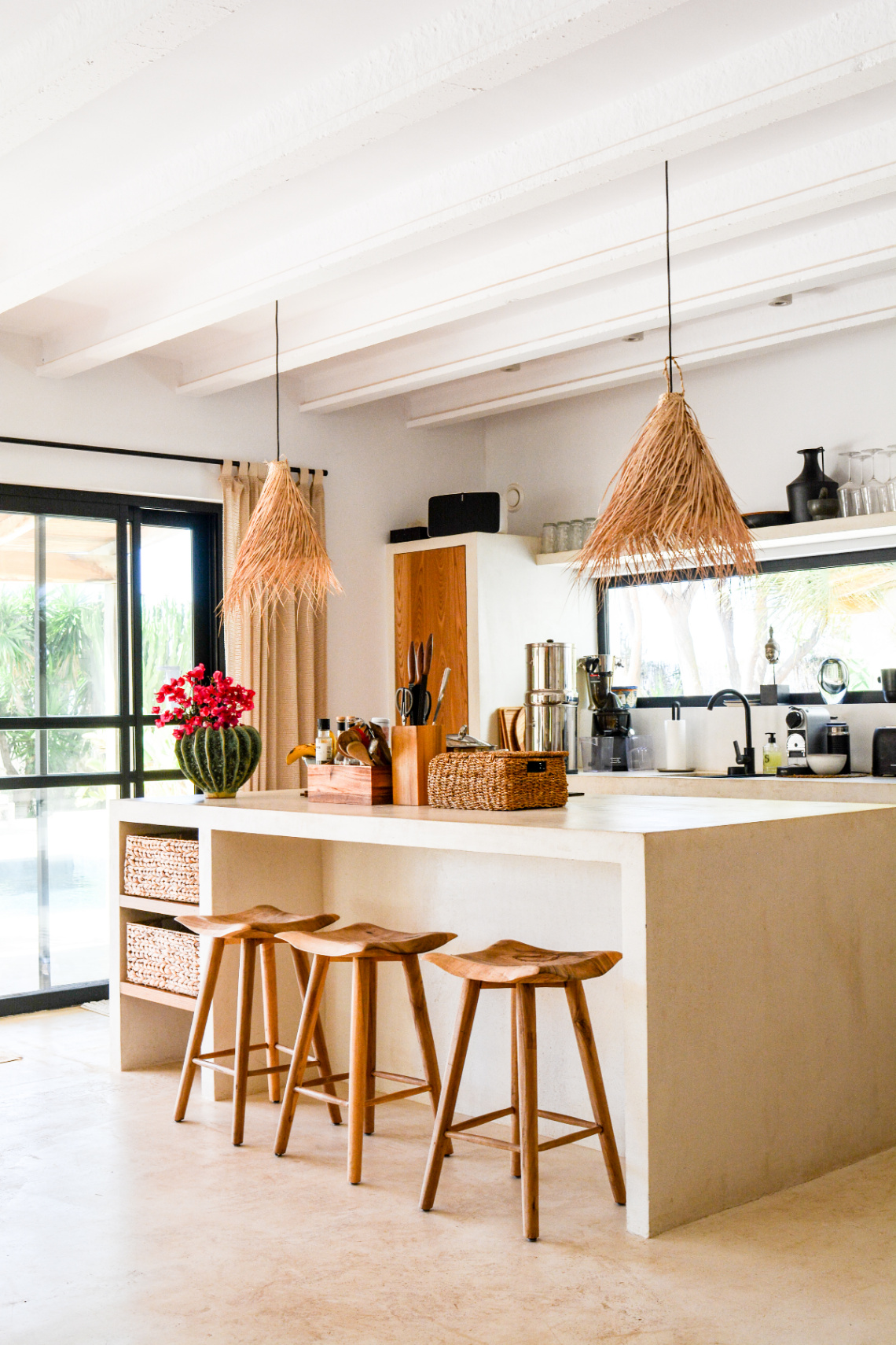 EXCLUSIEVE GERENOVEERDE WONING MET ZWEMBAD EN GROTE PERCEEL IN SAN JORDI