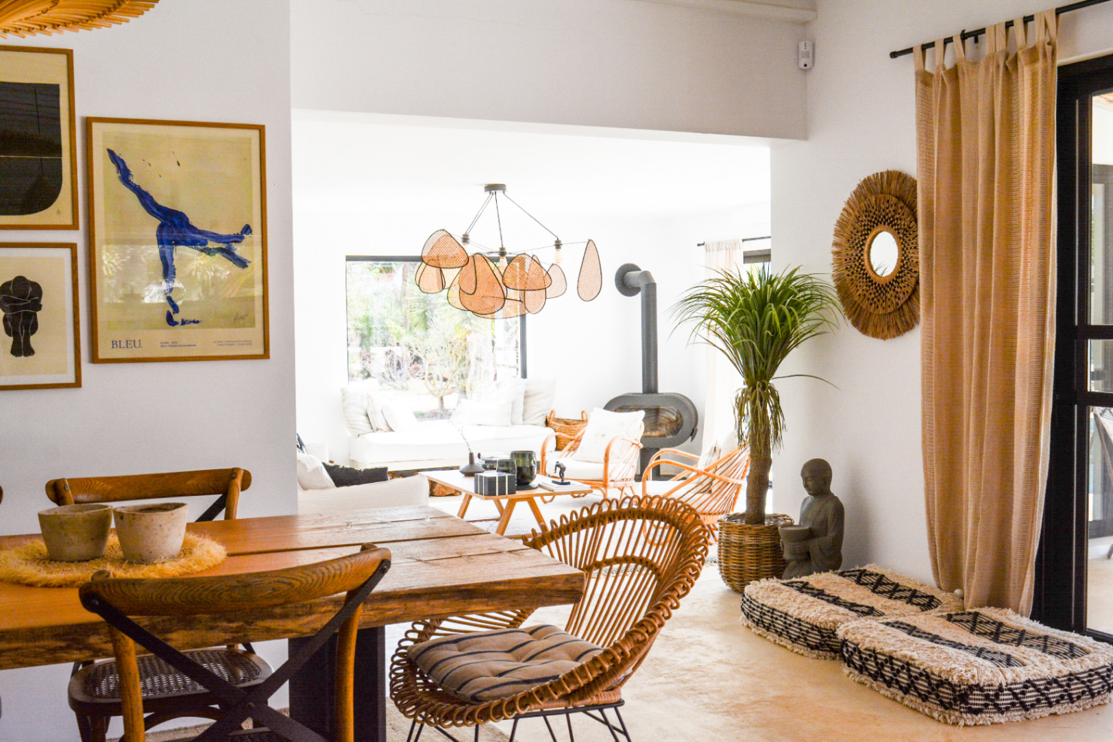 EXCLUSIEVE GERENOVEERDE WONING MET ZWEMBAD EN GROTE PERCEEL IN SAN JORDI