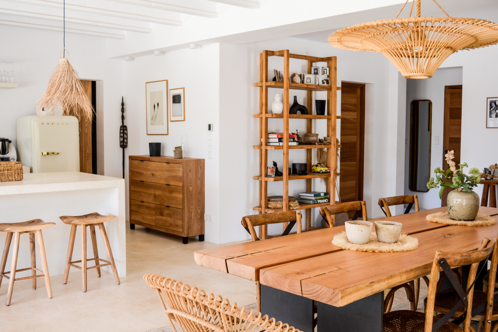 EXCLUSIEVE GERENOVEERDE WONING MET ZWEMBAD EN GROTE PERCEEL IN SAN JORDI