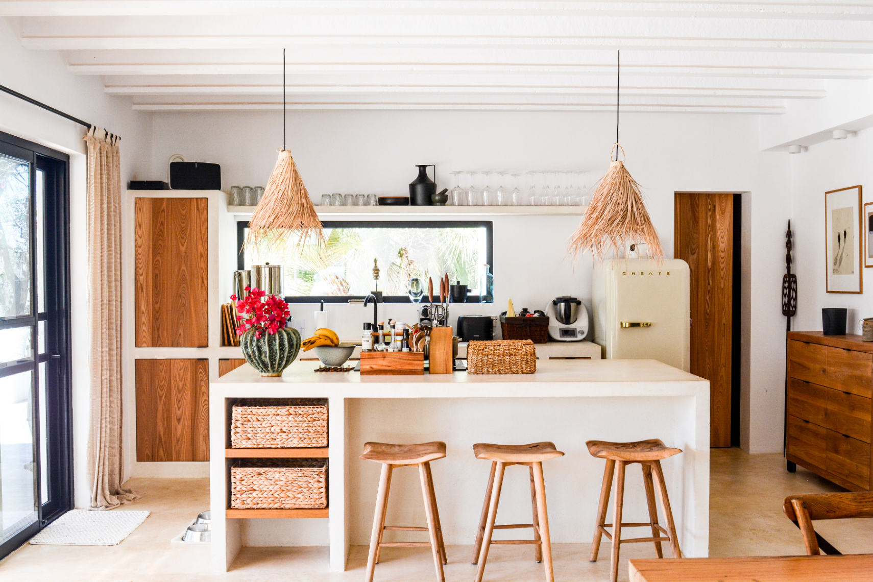 EXCLUSIEVE GERENOVEERDE WONING MET ZWEMBAD EN GROTE PERCEEL IN SAN JORDI