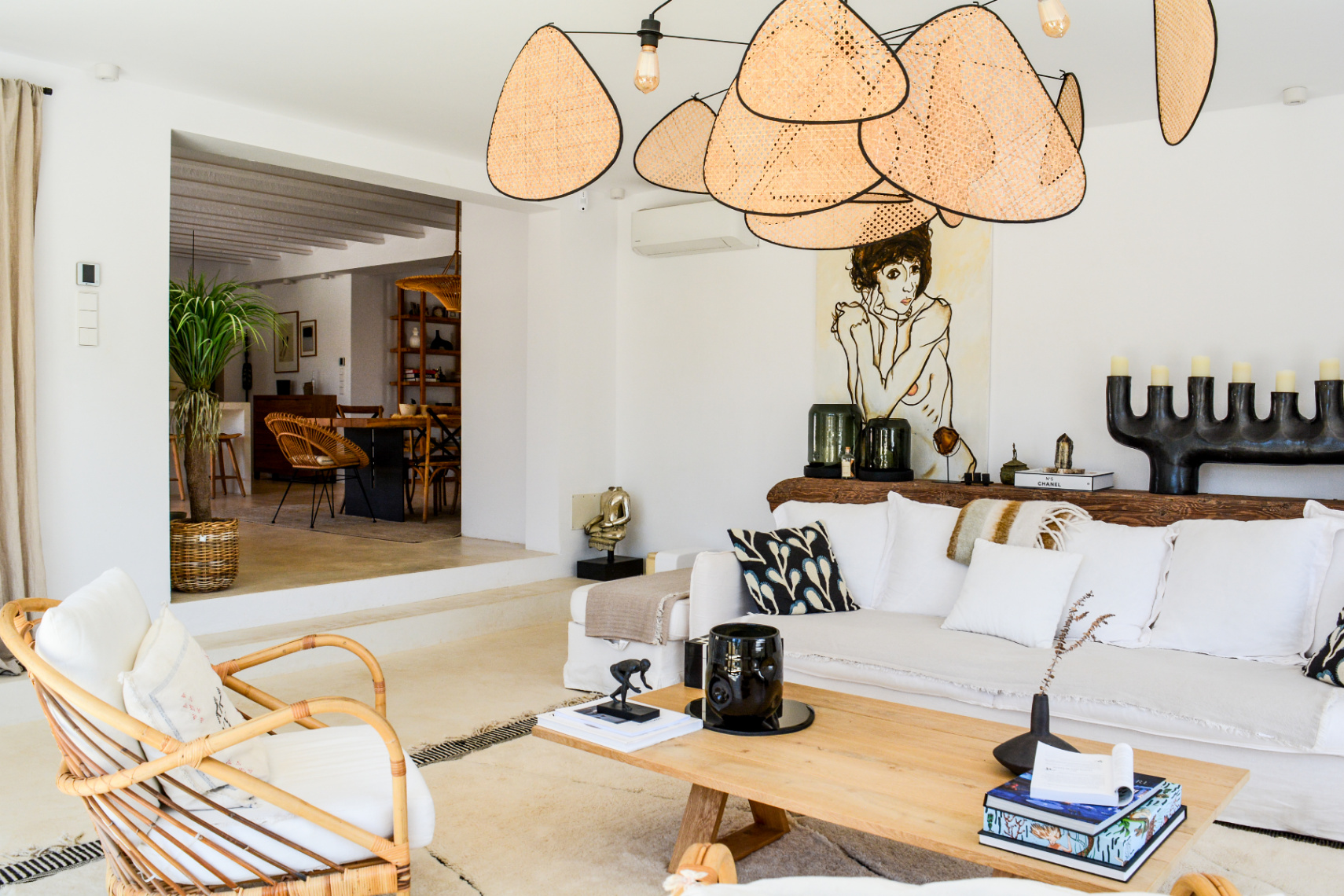 EXCLUSIEVE GERENOVEERDE WONING MET ZWEMBAD EN GROTE PERCEEL IN SAN JORDI