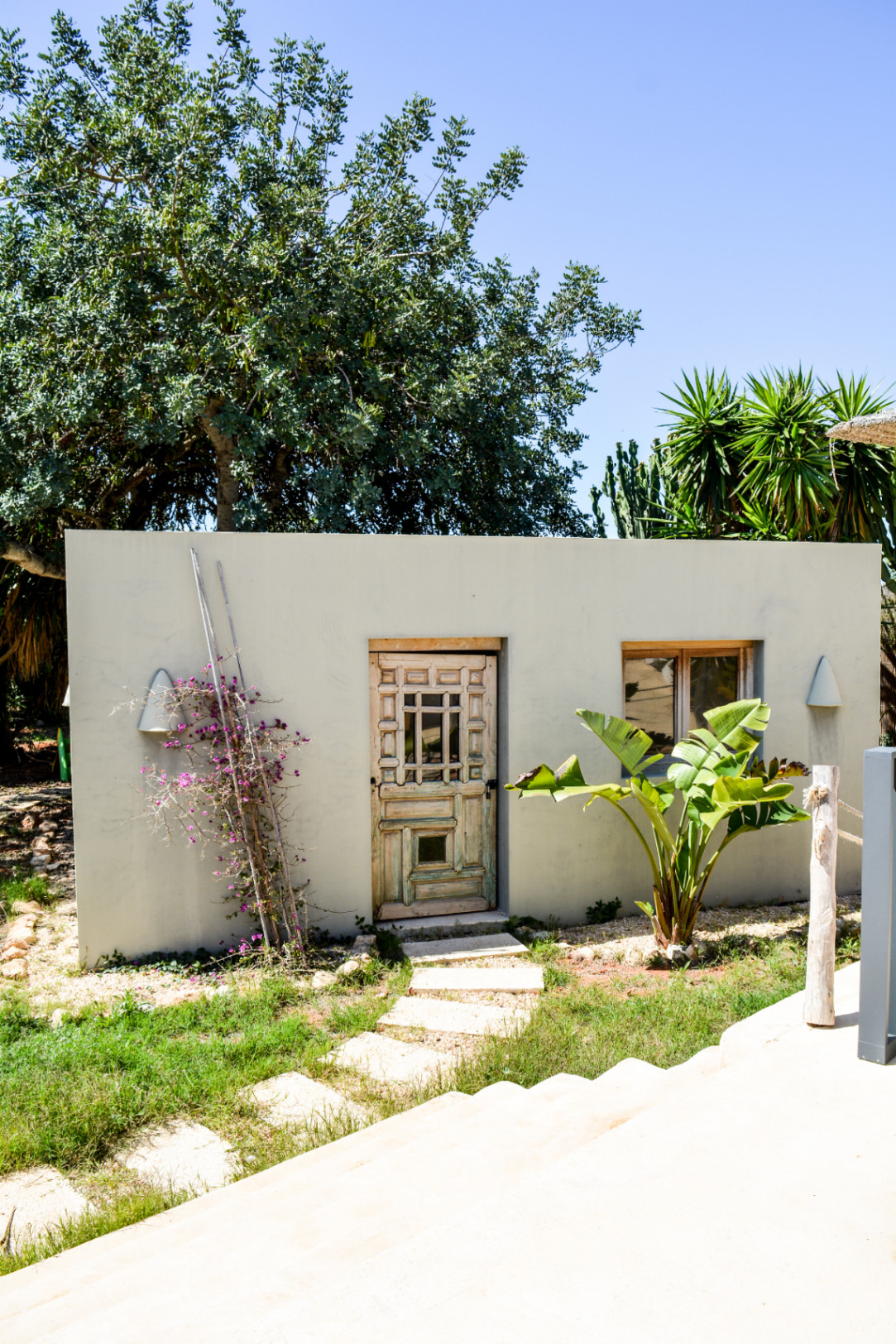 EXCLUSIEVE GERENOVEERDE WONING MET ZWEMBAD EN GROTE PERCEEL IN SAN JORDI