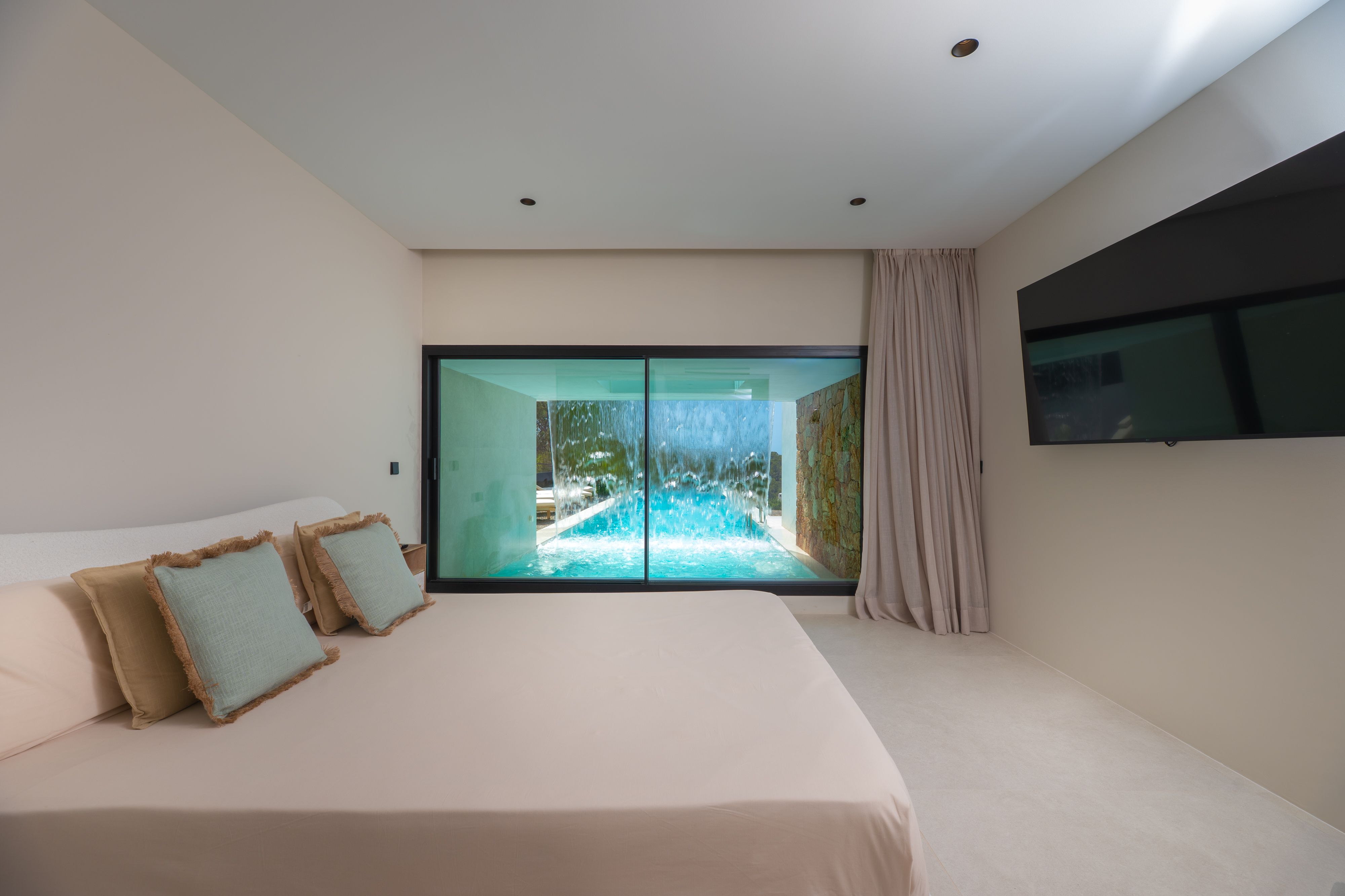 MODERNE NIEUWBOUW VILLA naast CALA SALADA
