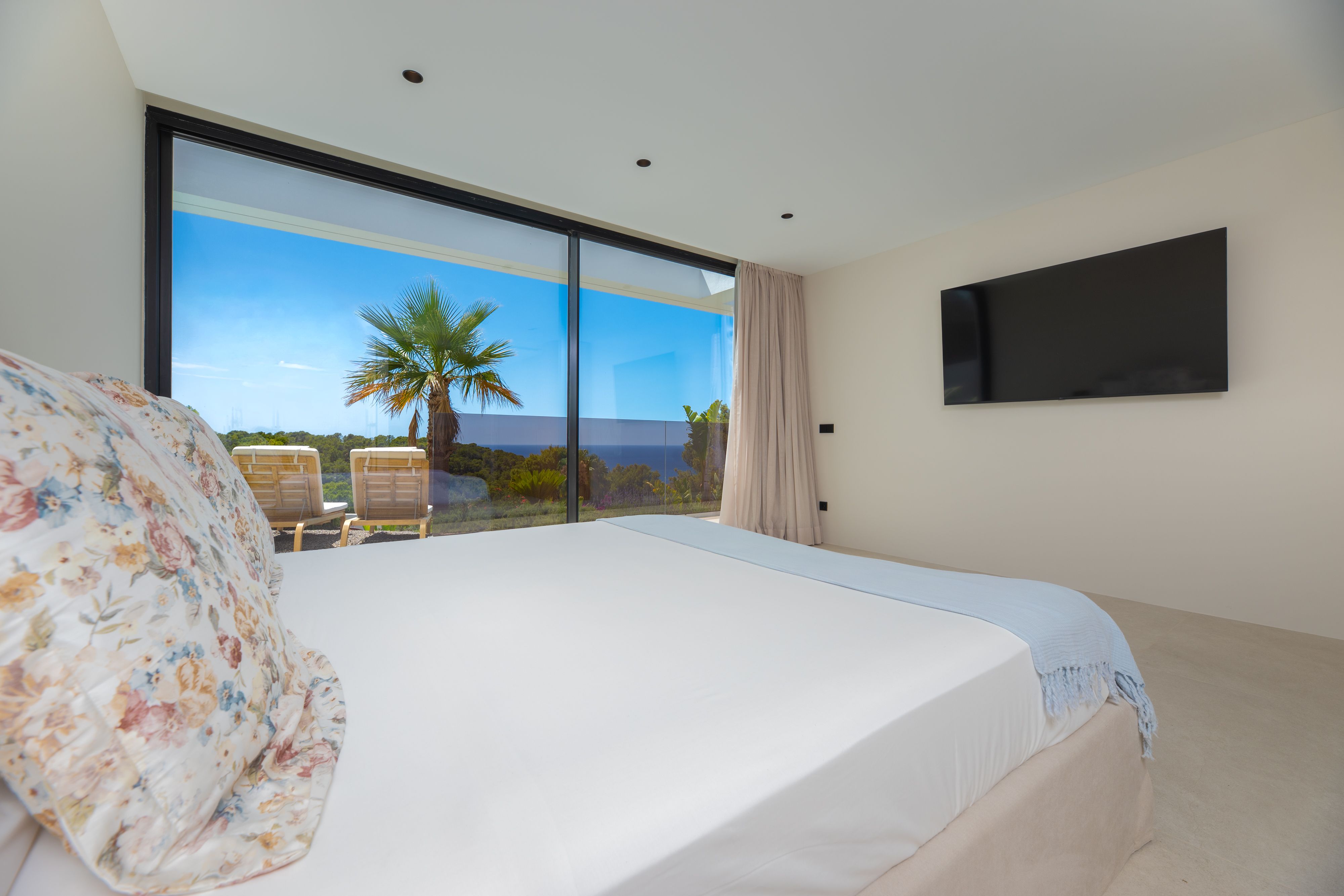 MODERNE NIEUWBOUW VILLA naast CALA SALADA