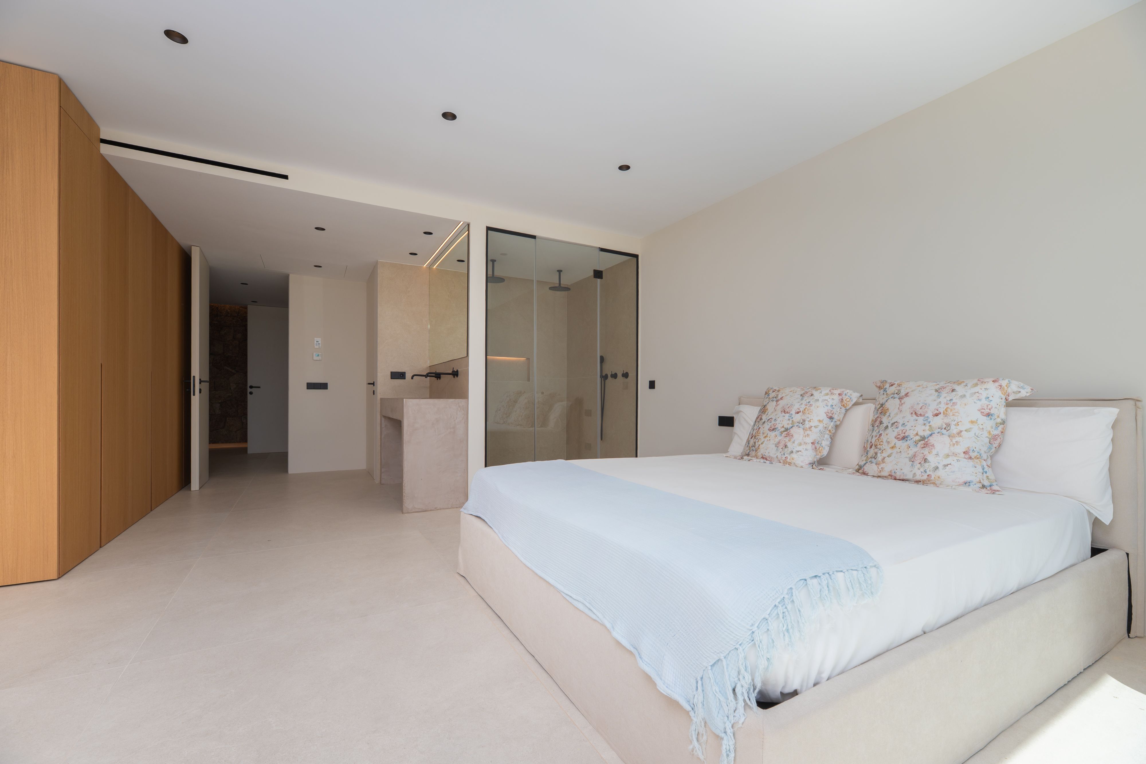 MODERNE NIEUWBOUW VILLA naast CALA SALADA