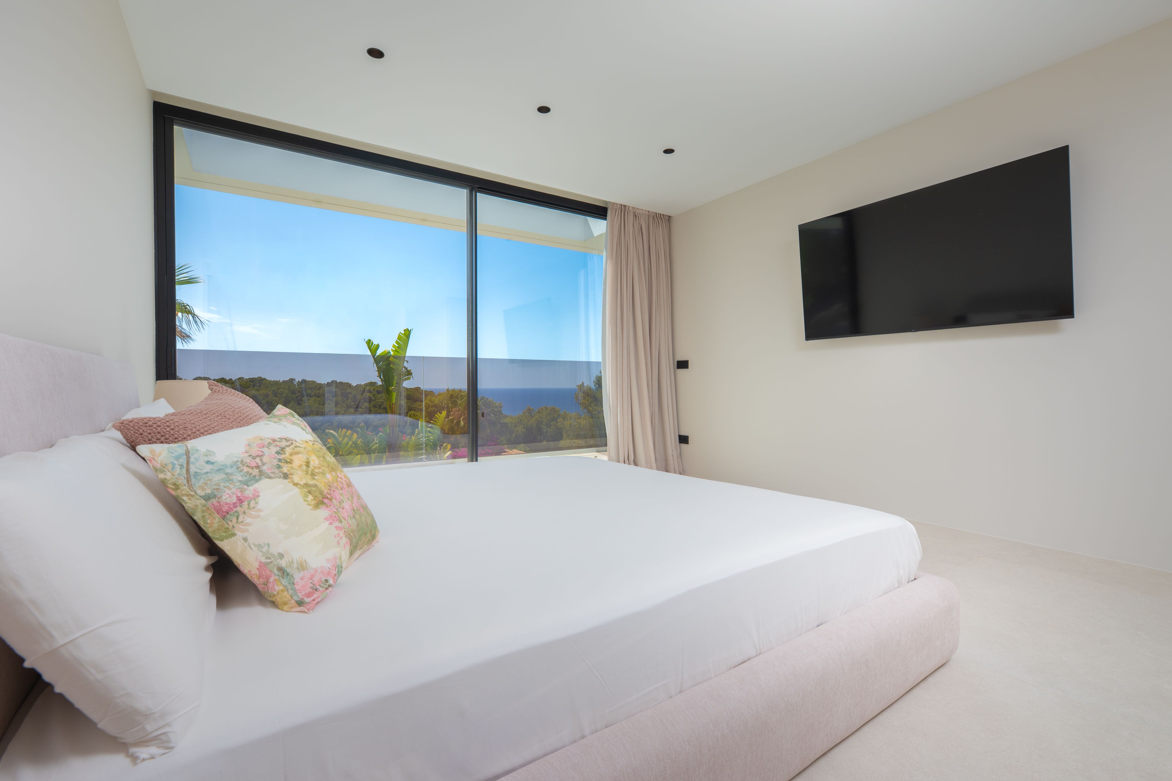 MODERNE NIEUWBOUW VILLA naast CALA SALADA