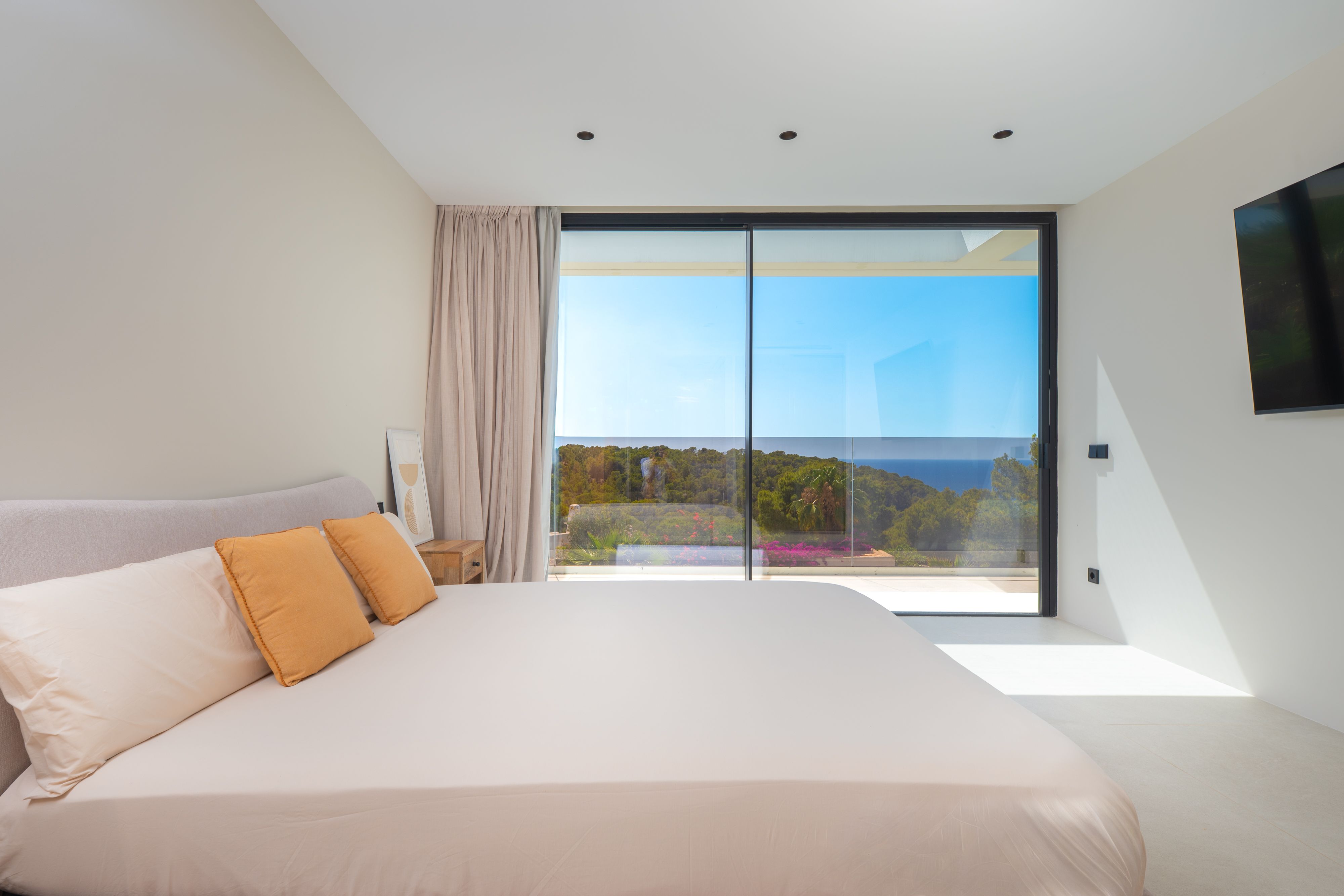 MODERNE NIEUWBOUW VILLA naast CALA SALADA