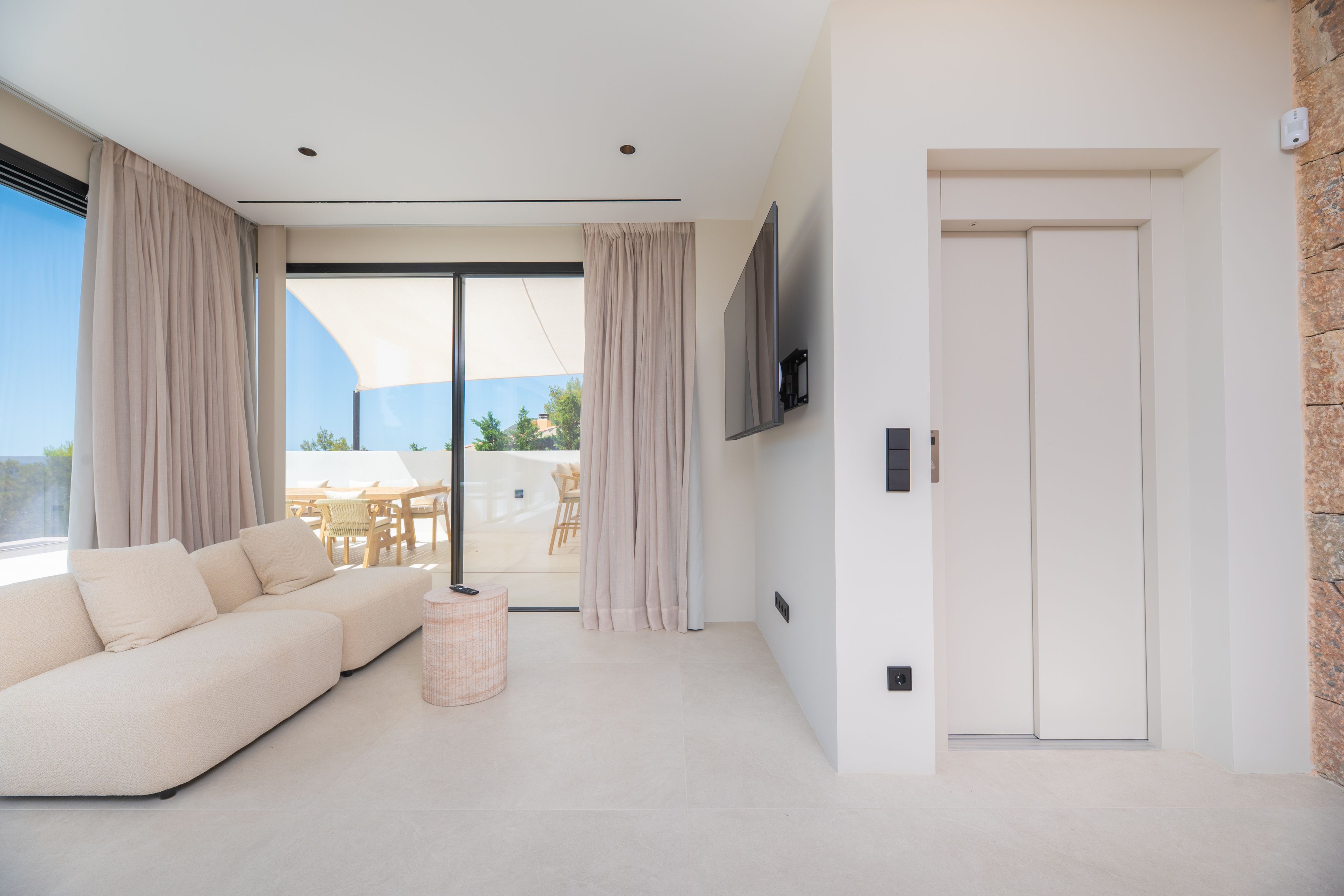 MODERNE NIEUWBOUW VILLA naast CALA SALADA