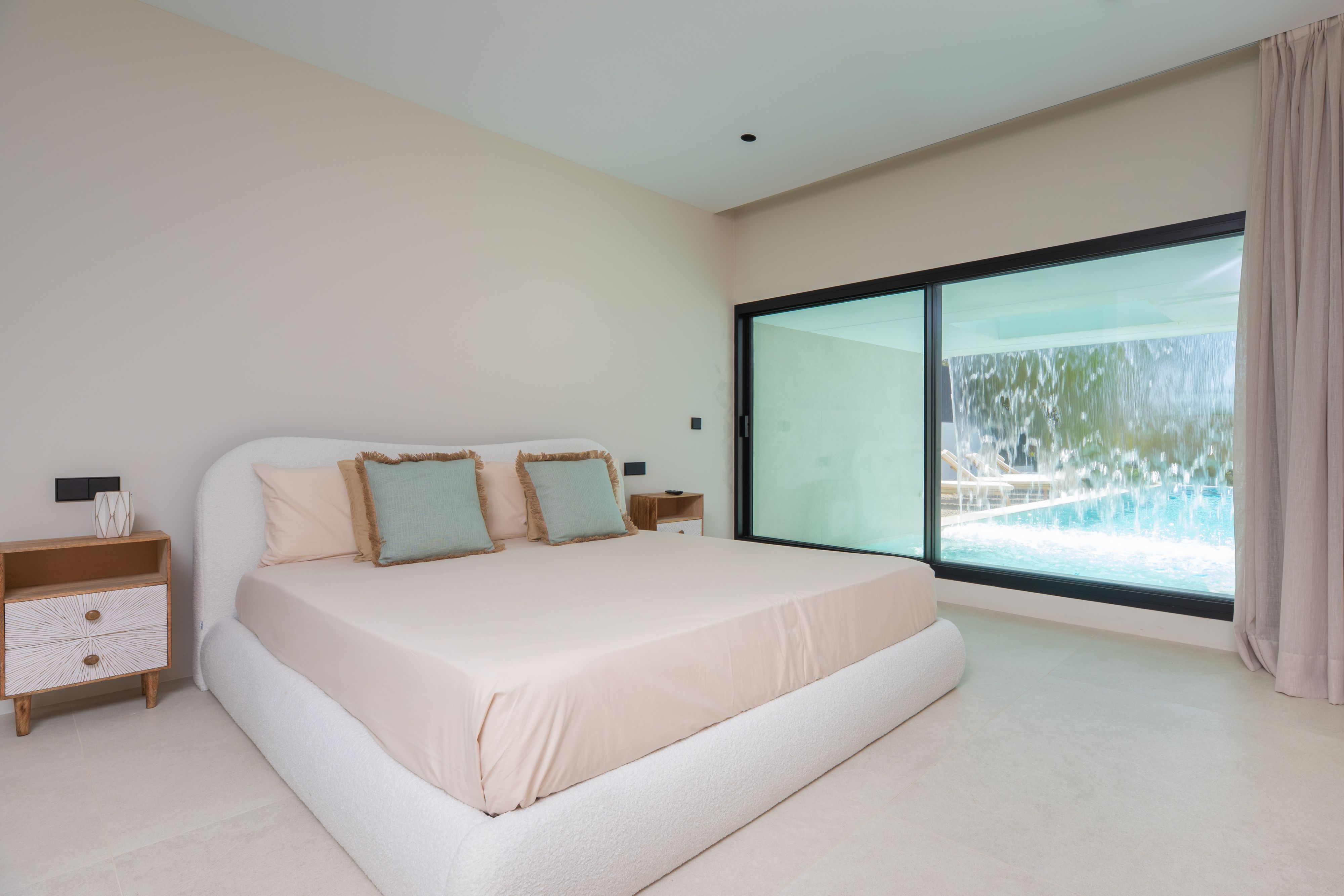 MODERNE NIEUWBOUW VILLA naast CALA SALADA