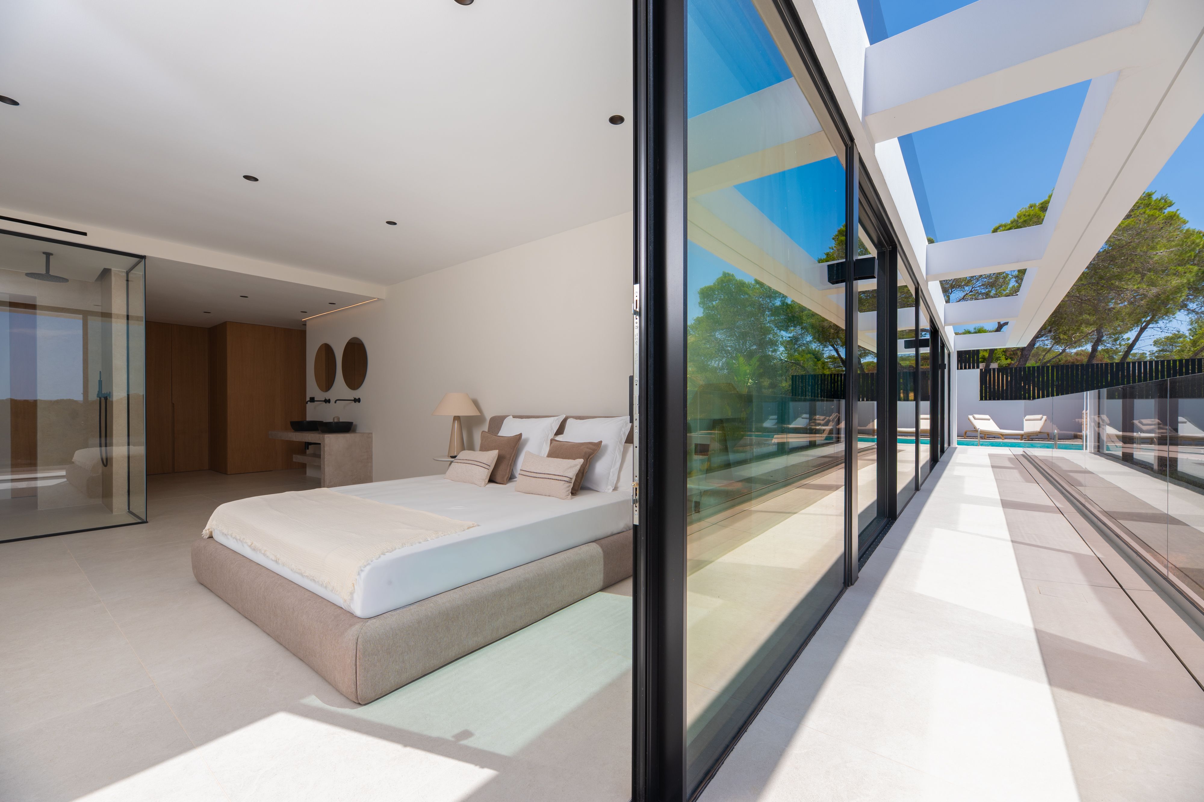 MODERNE NIEUWBOUW VILLA naast CALA SALADA