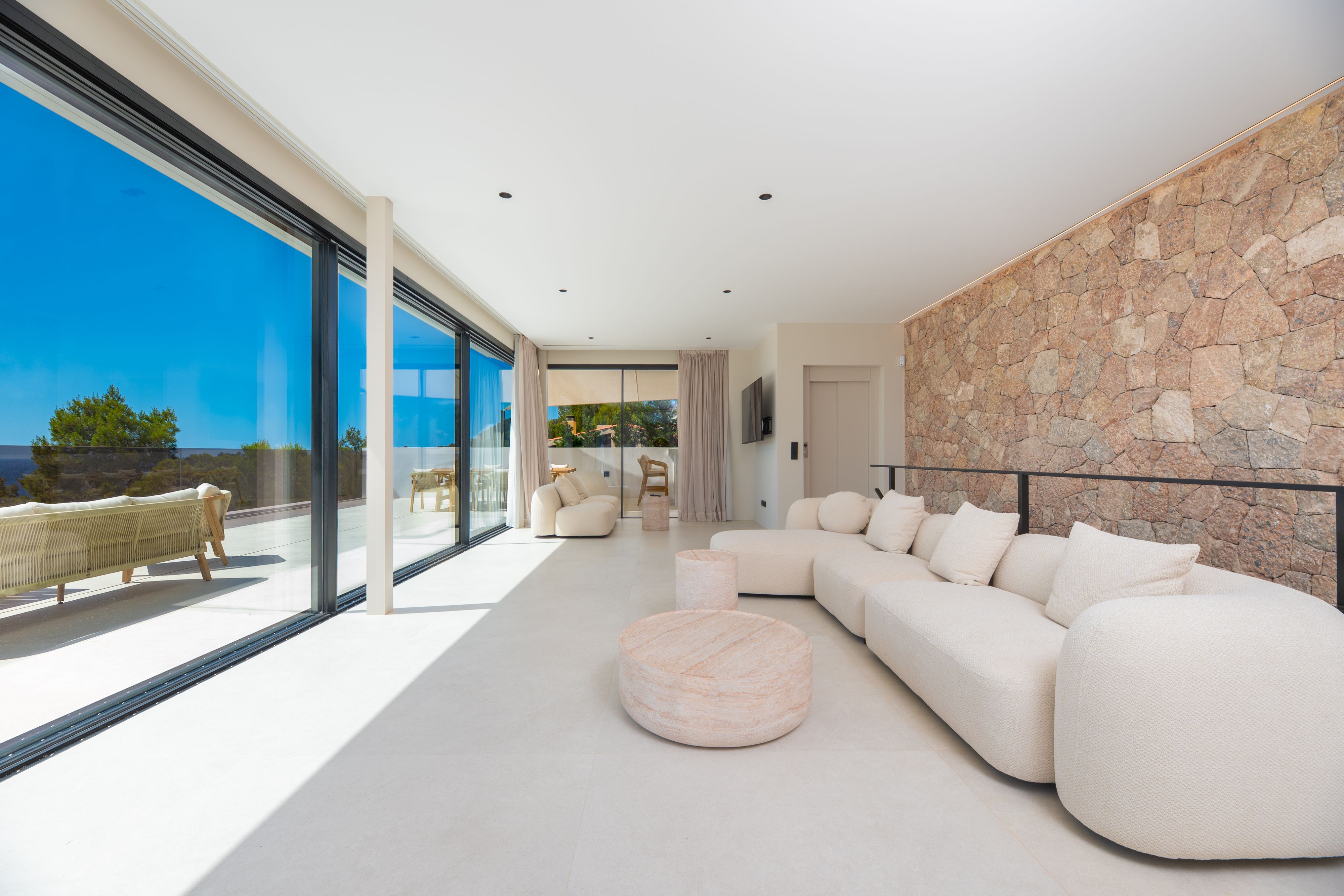 MODERNE NIEUWBOUW VILLA naast CALA SALADA