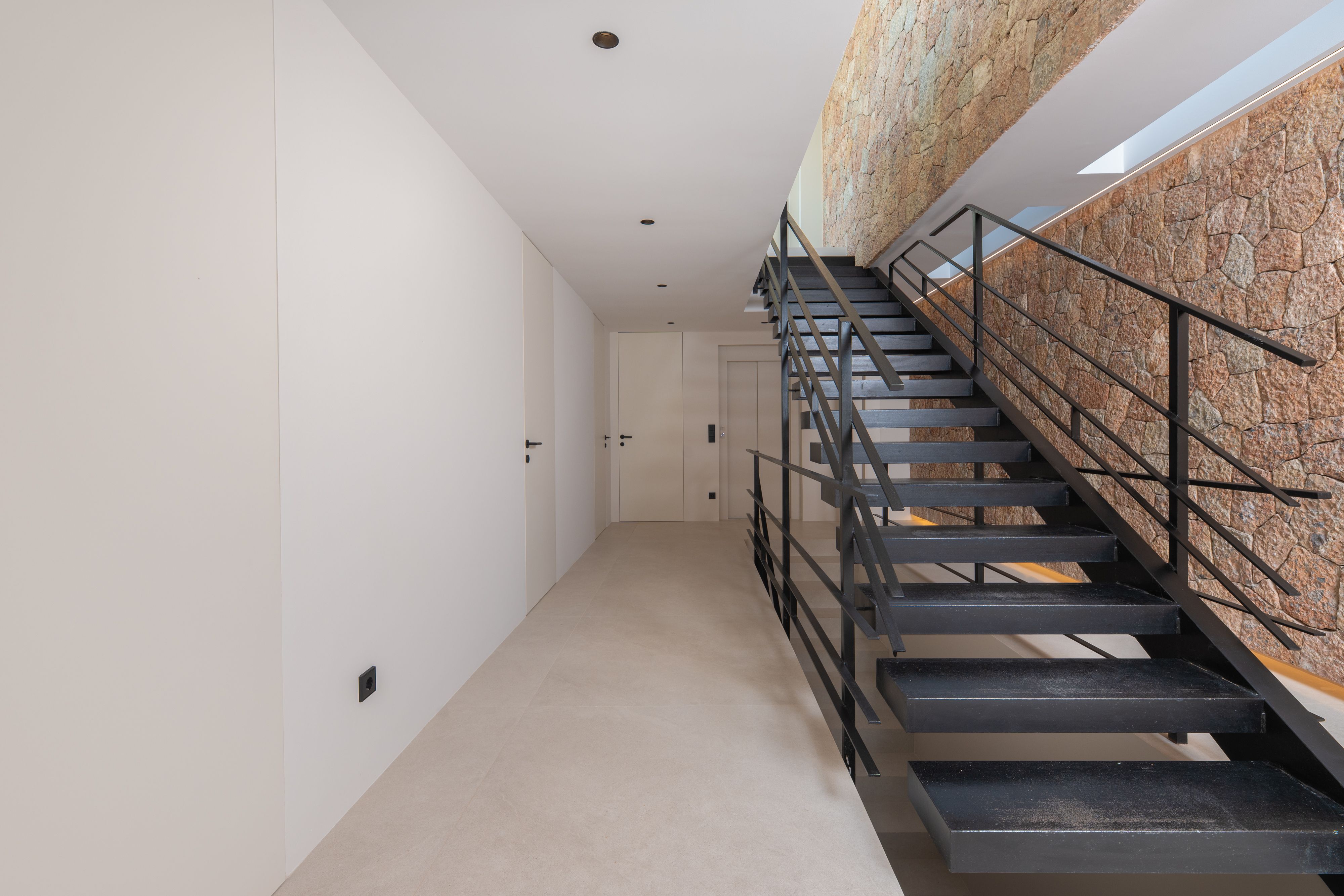 MODERNE NIEUWBOUW VILLA naast CALA SALADA