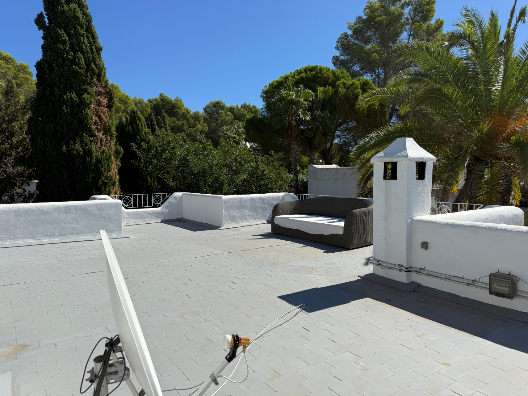 Charming house in a complex of only 4 cottages – just a 10-minute walk from Cala Llenya and Cala Nova beach.