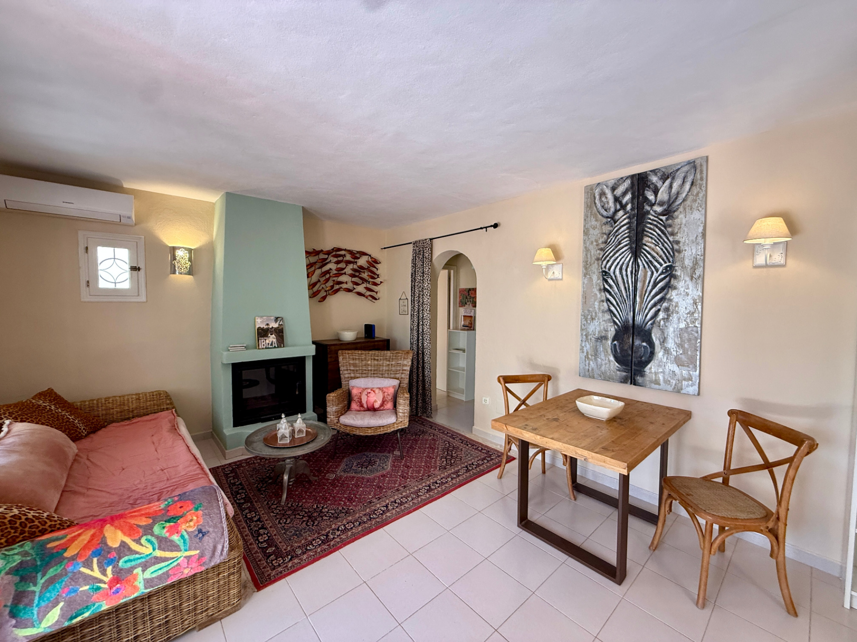 Charming house in a complex of only 4 cottages – just a 10-minute walk from Cala Llenya and Cala Nova beach.