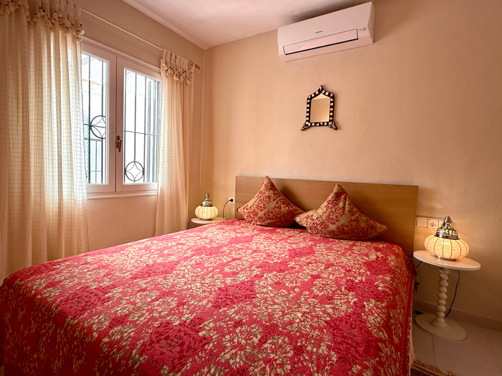 Charming house in a complex of only 4 cottages – just a 10-minute walk from Cala Llenya and Cala Nova beach.