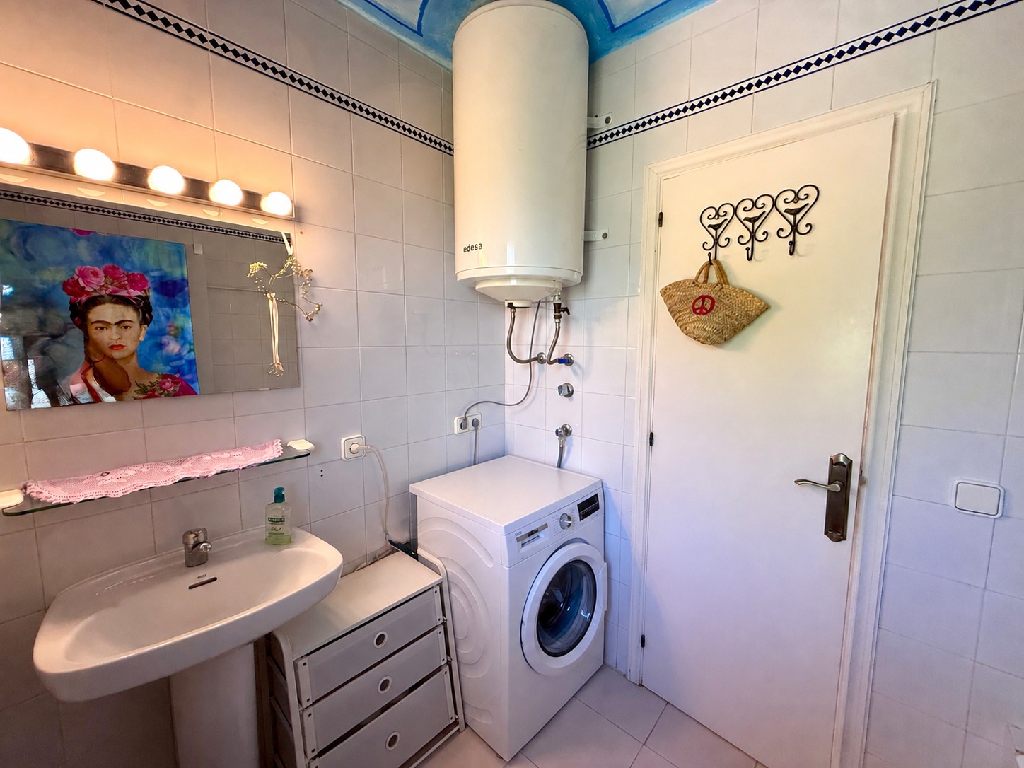 Charming house in a complex of only 4 cottages – just a 10-minute walk from Cala Llenya and Cala Nova beach.
