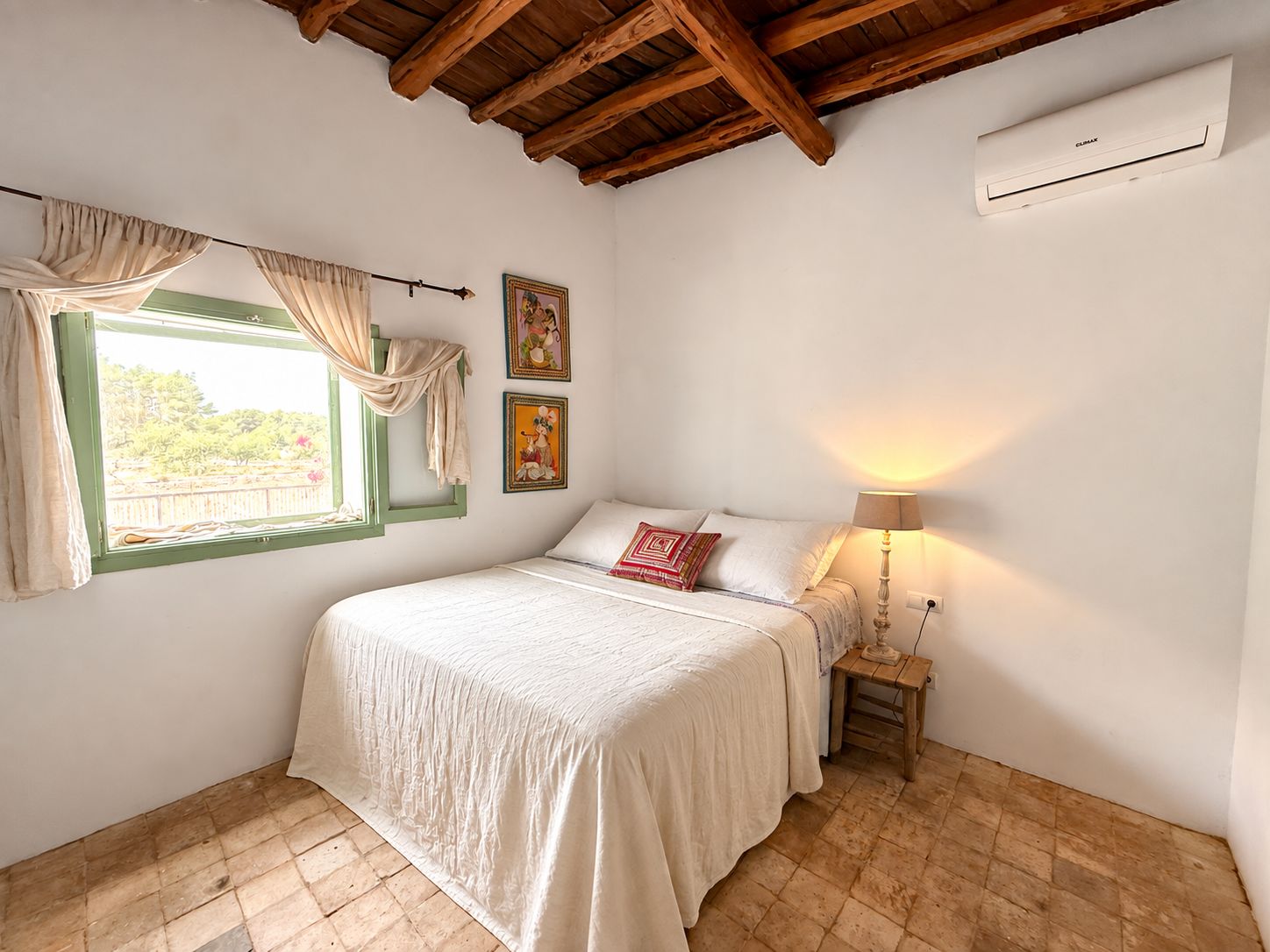 Encantadora casa de campo con pequeña piscina cerca de San Rafael